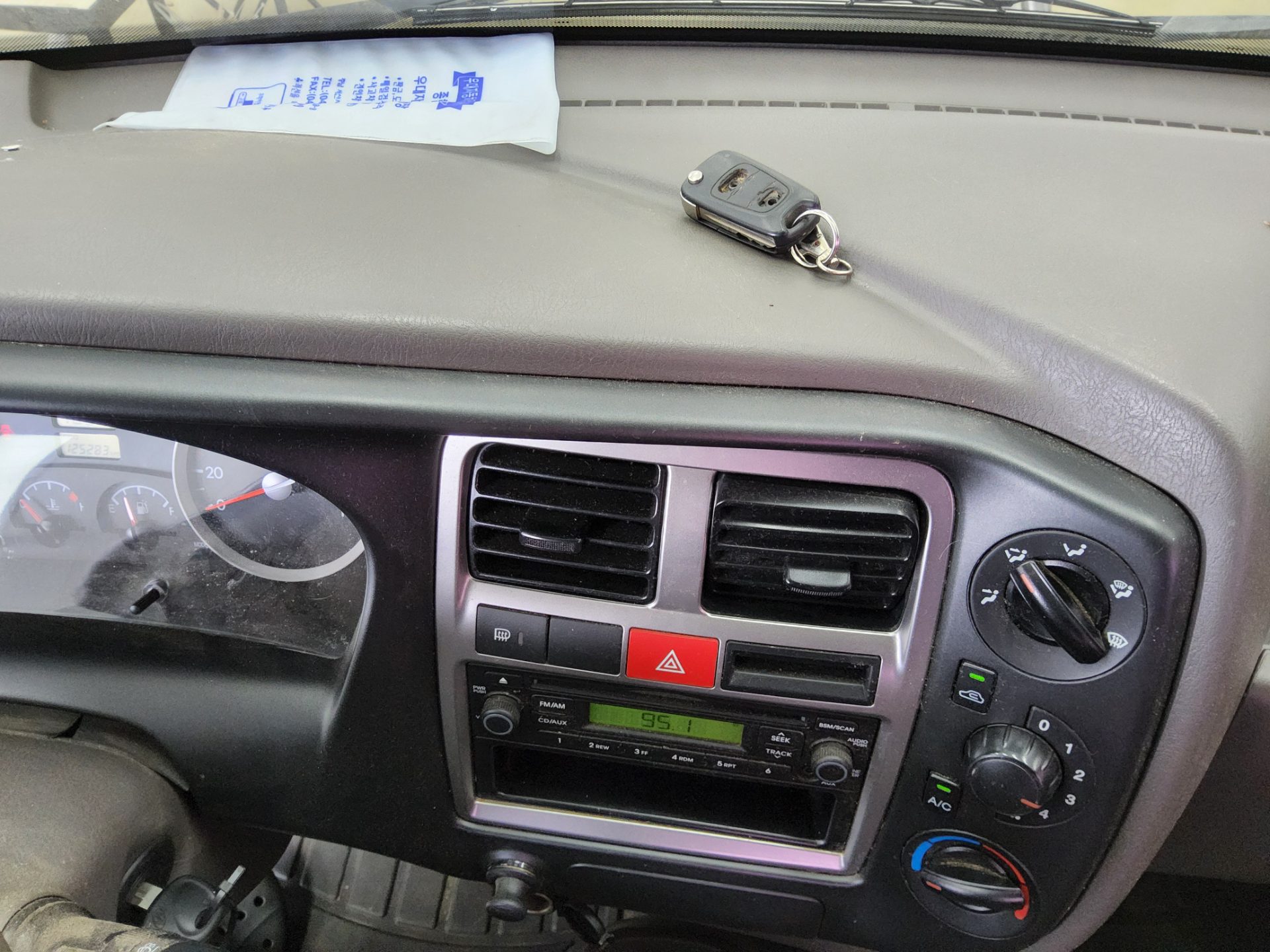 Hyundai Porter 2015 - Image 15