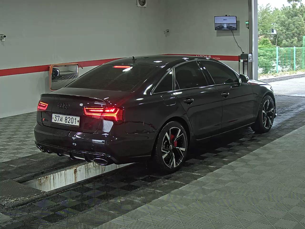 Audi A6 - 4