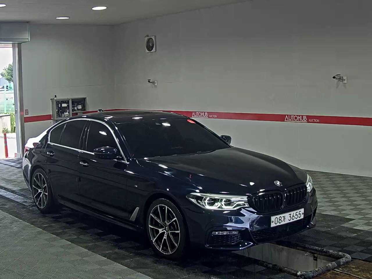 BMW 5 Series 2018 - Image 2