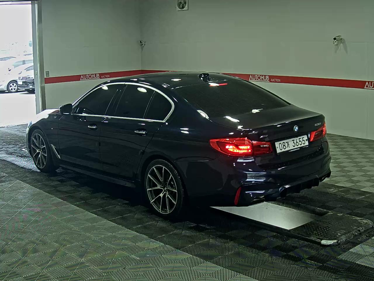 BMW 5 Series 2018 - Image 5