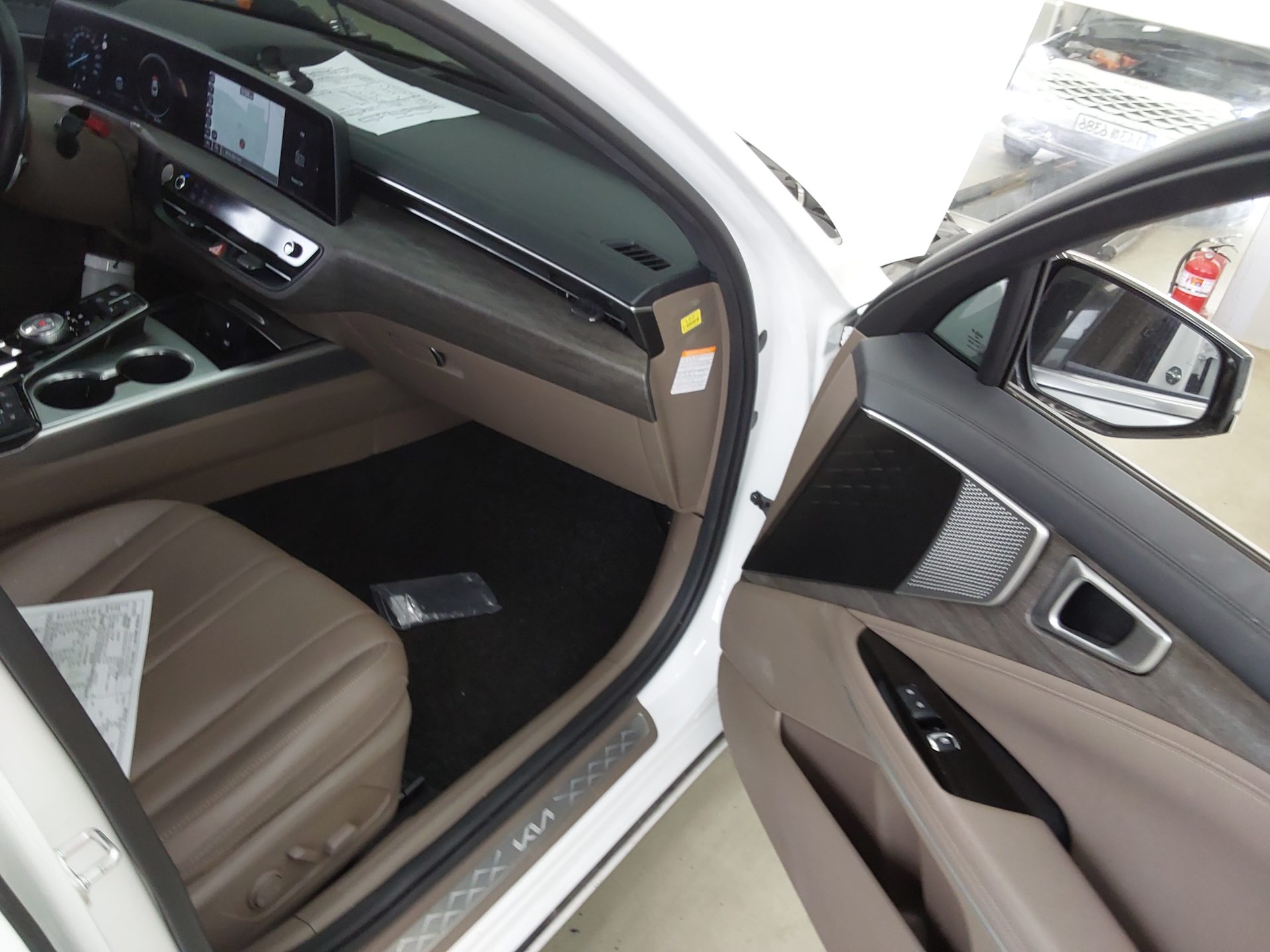 Kia K8 2023 - Image 13