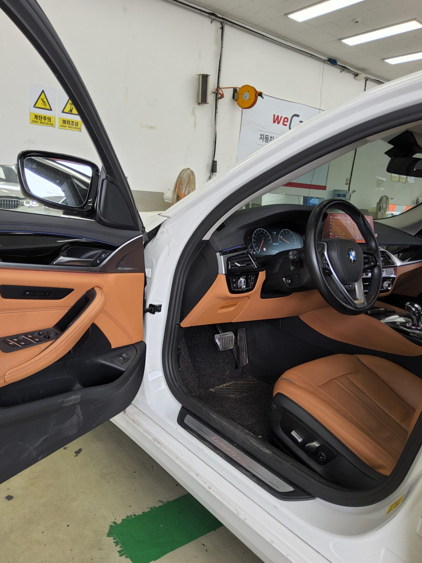 BMW 5 Series 2019 - Image 9