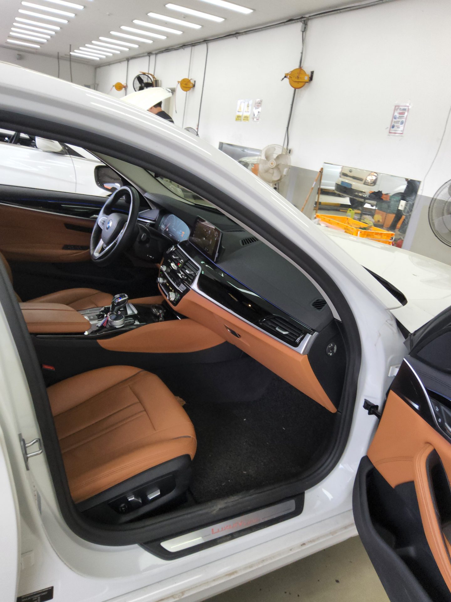 BMW 5 Series 2019 - Image 13