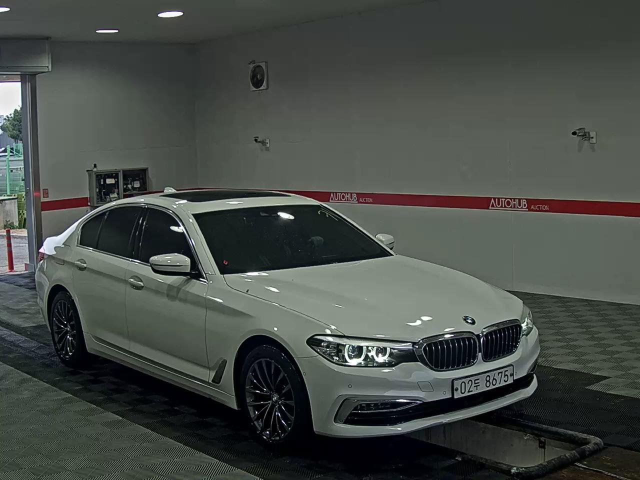 BMW 5 Series 2019 - Image 2