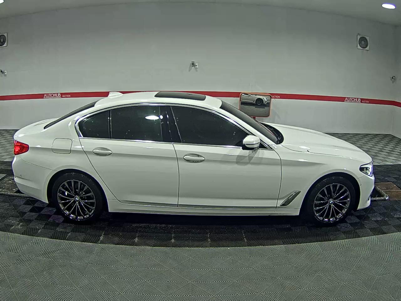 BMW 5 Series 2019 - Image 3