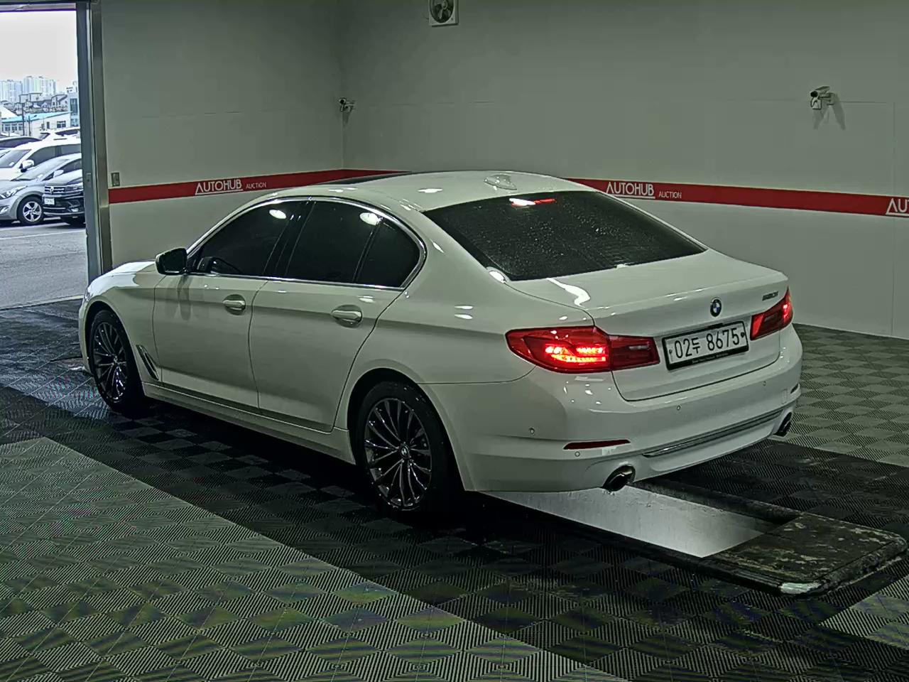 BMW 5 Series 2019 - Image 5