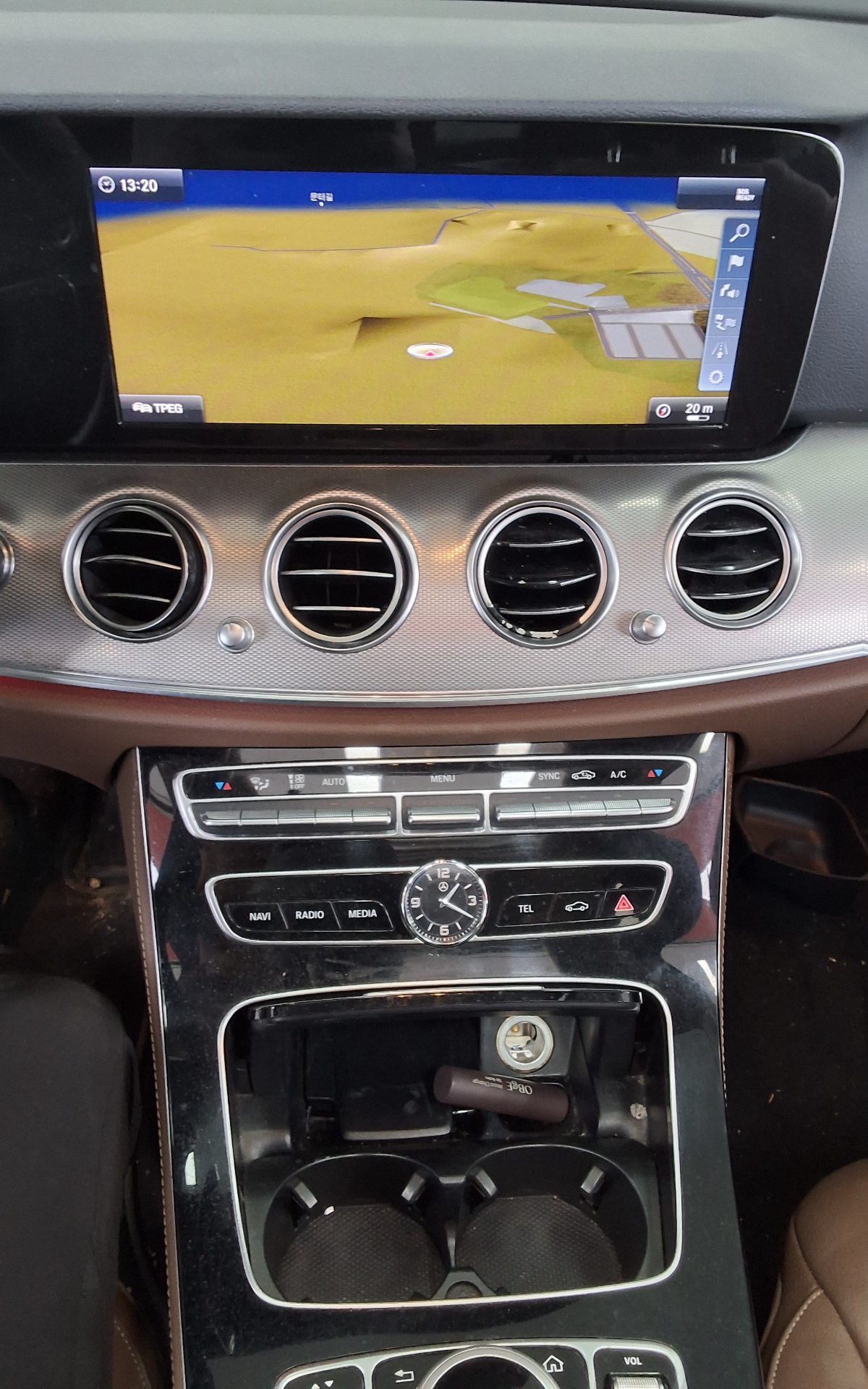 Mercedes-Benz E-Class - 16