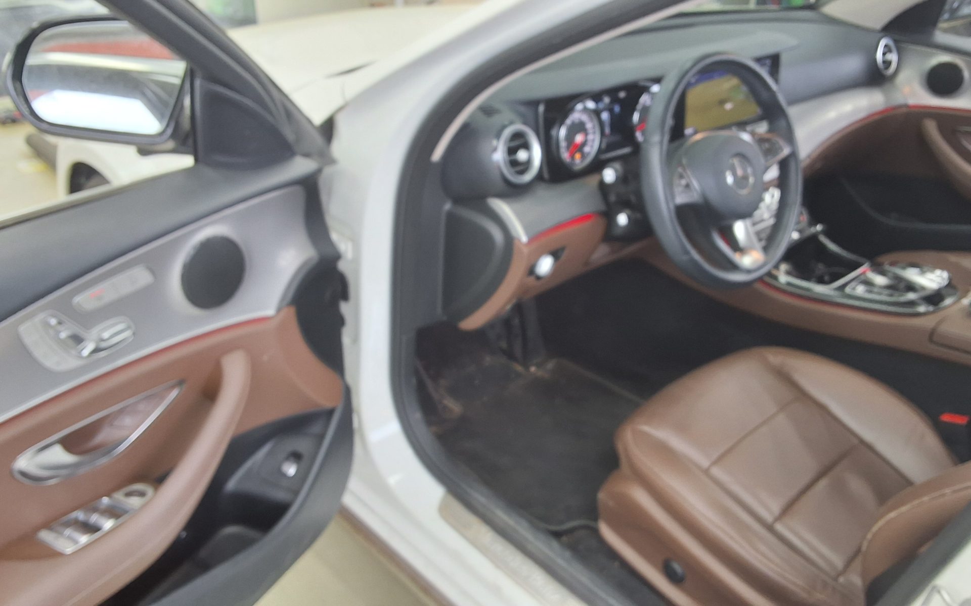 Mercedes-Benz E-Class - 9