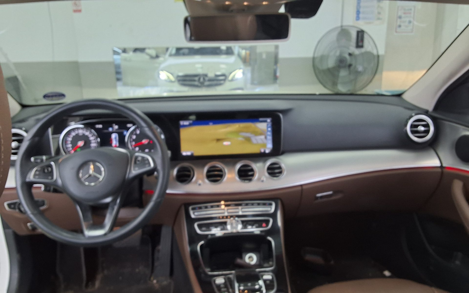 Mercedes-Benz E-Class - 10