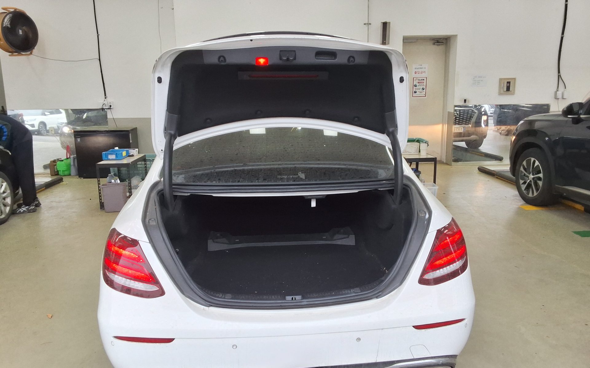 Mercedes-Benz E-Class - 14
