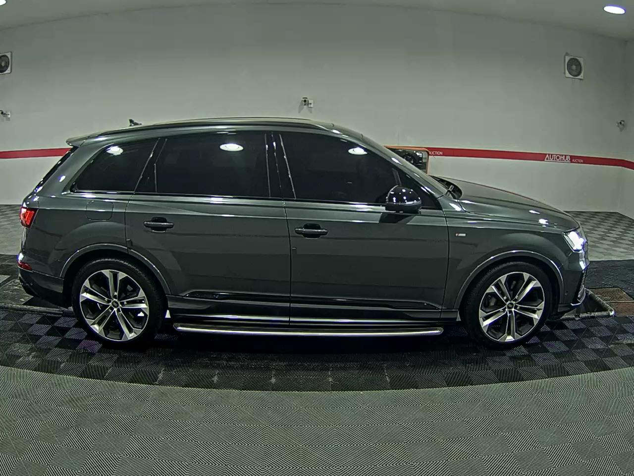 أودي Q7 2022 - صورة 3