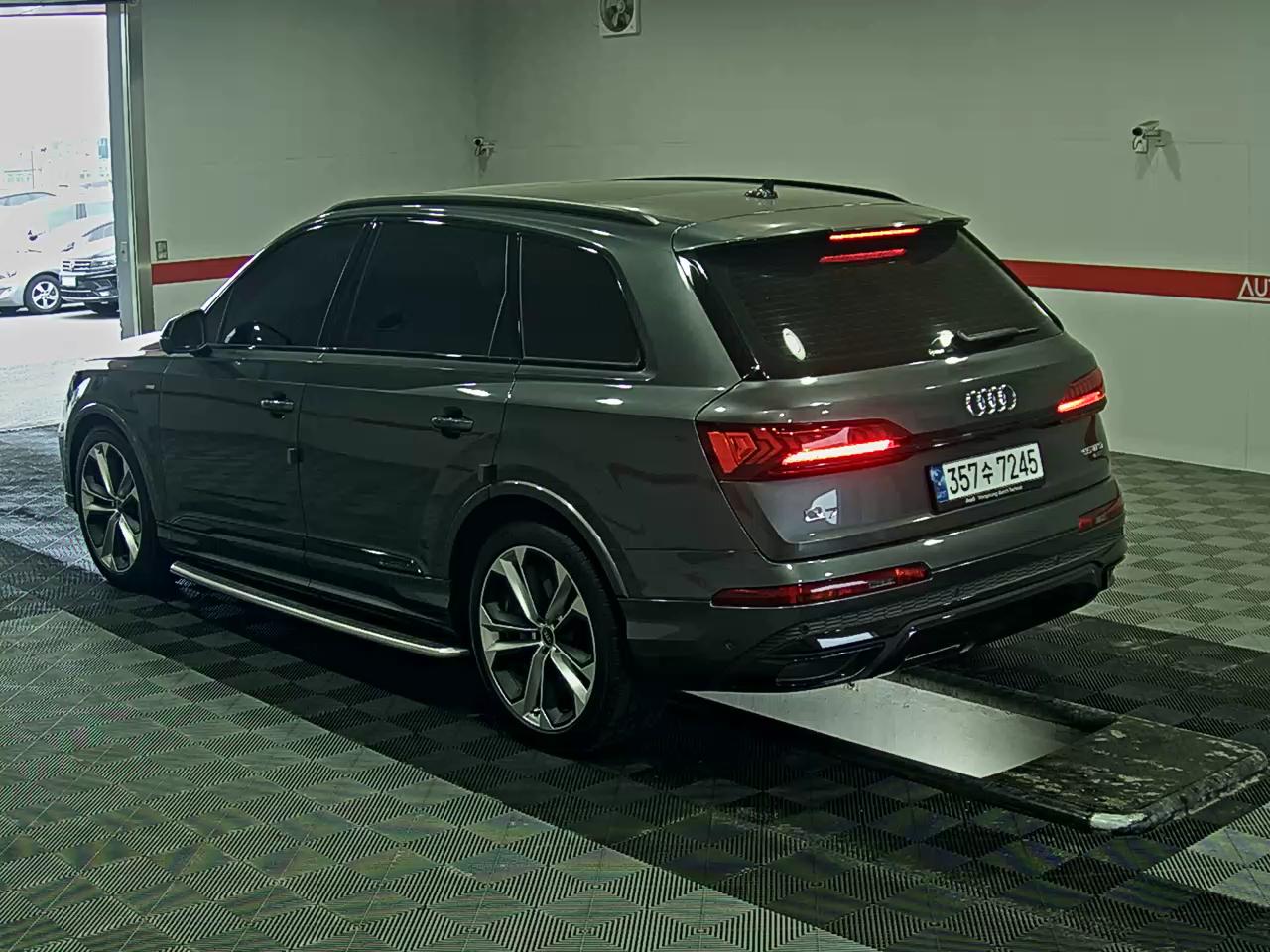 أودي Q7 2022 - صورة 5