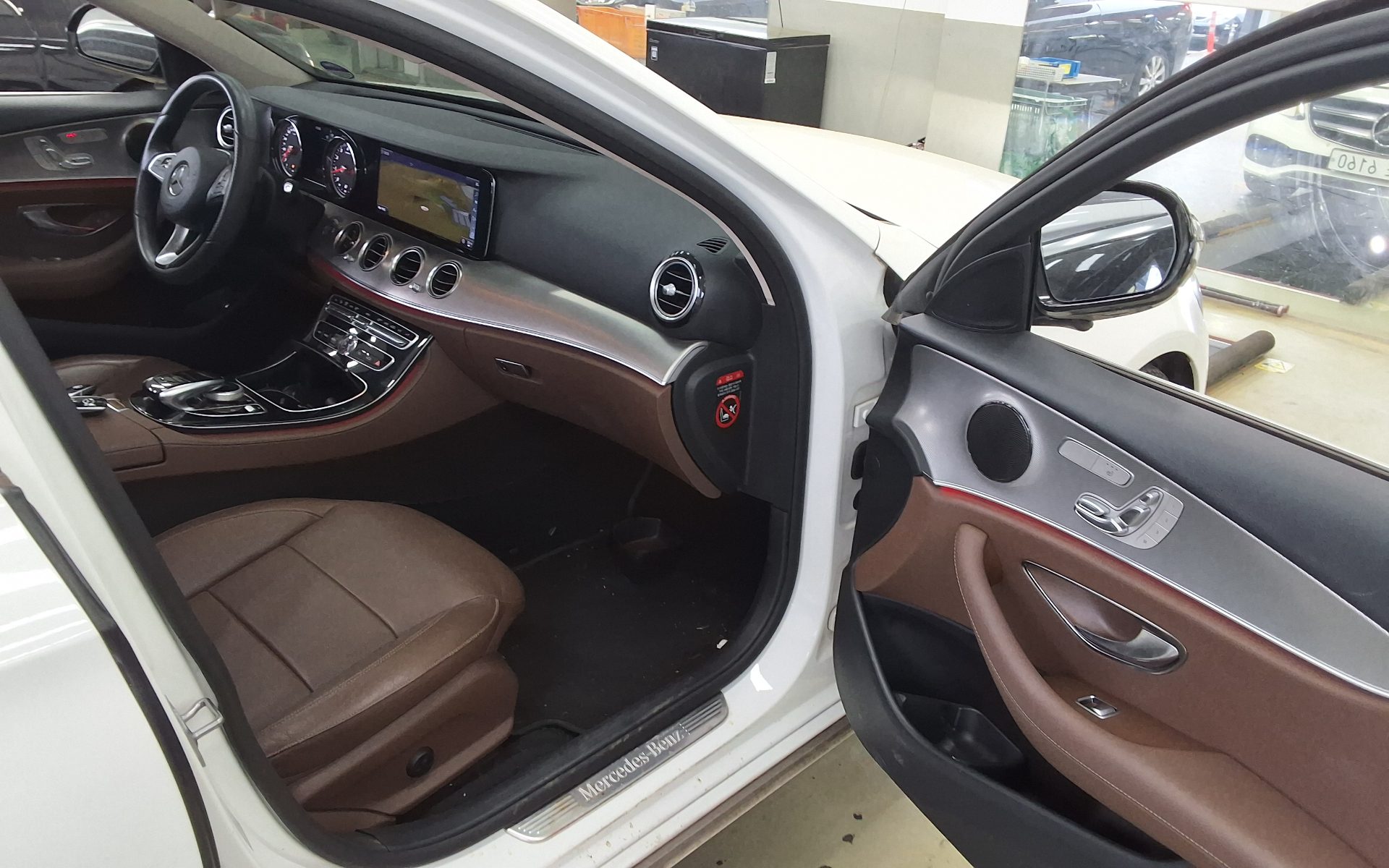 Mercedes-Benz E-Class - 13
