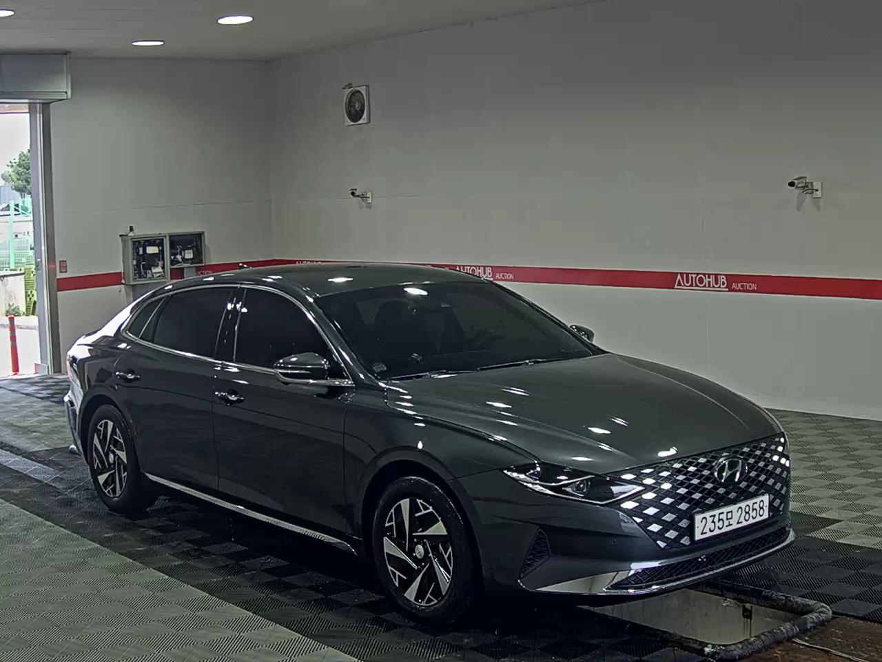 Hyundai Grandeur 2022 - Image 2