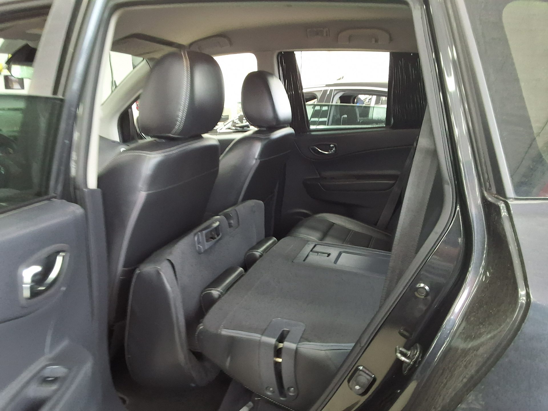 Renault Samsung QM5 2015 - Image 11