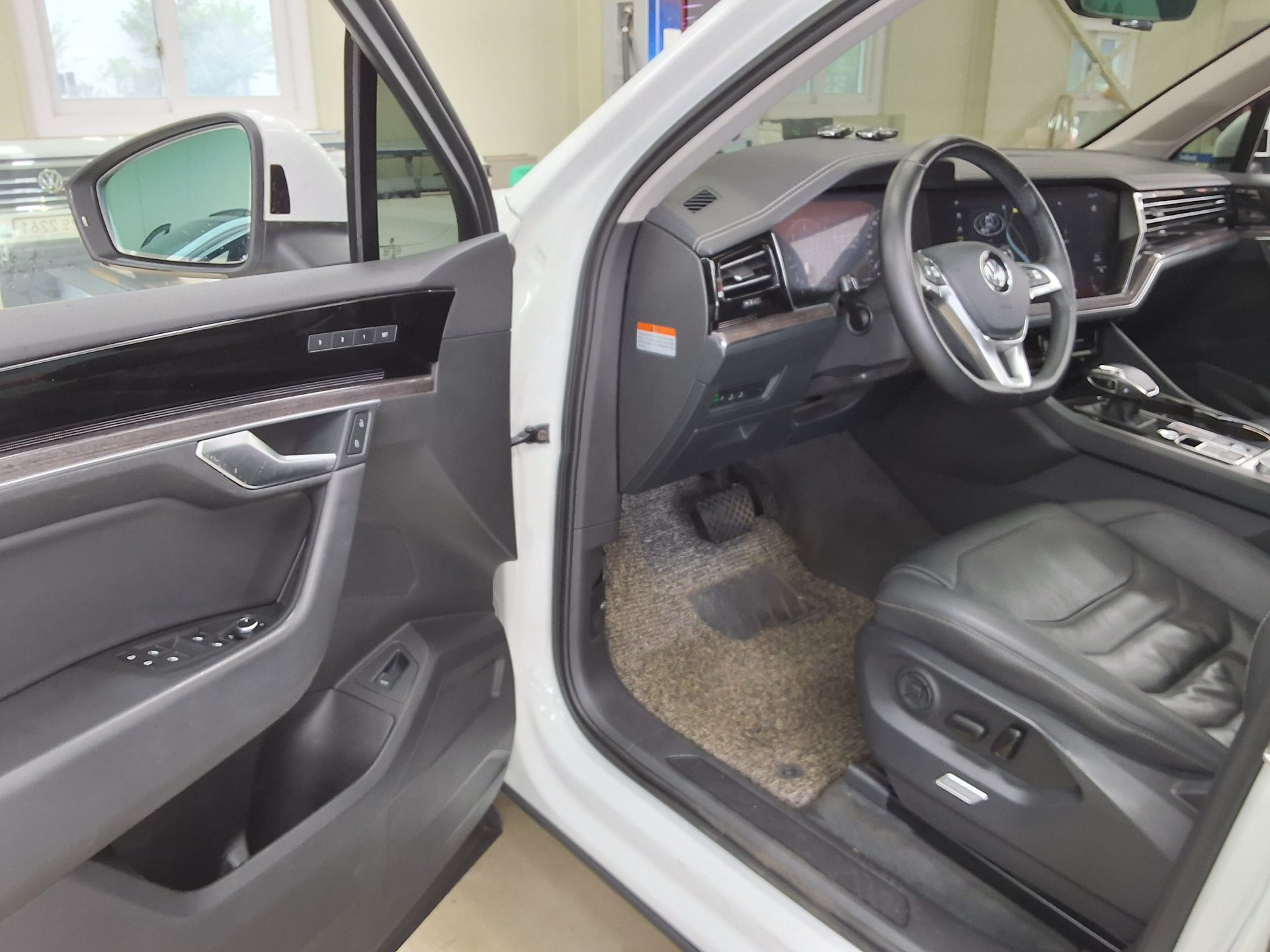VOLKSWAGEN 투아렉 - 9
