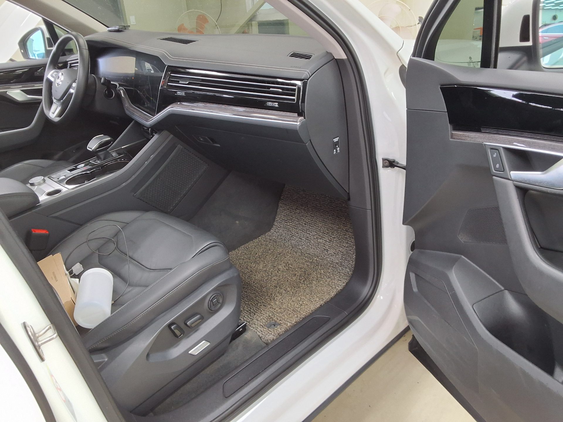VOLKSWAGEN 투아렉 - 13