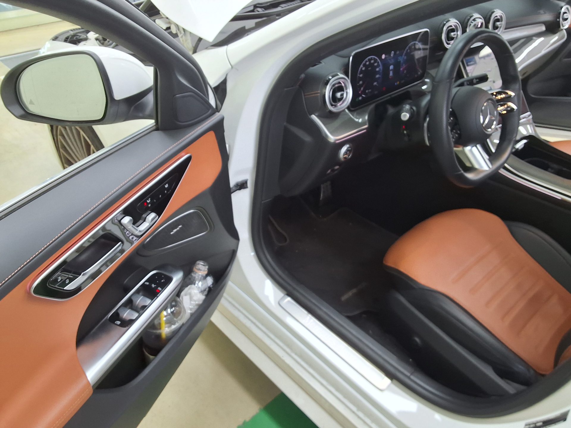 Mercedes-Benz C-Class 2022 - Image 9