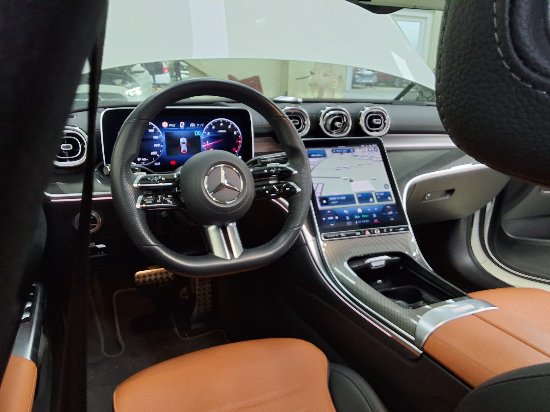 Mercedes-Benz C-Class 2022 - Image 10