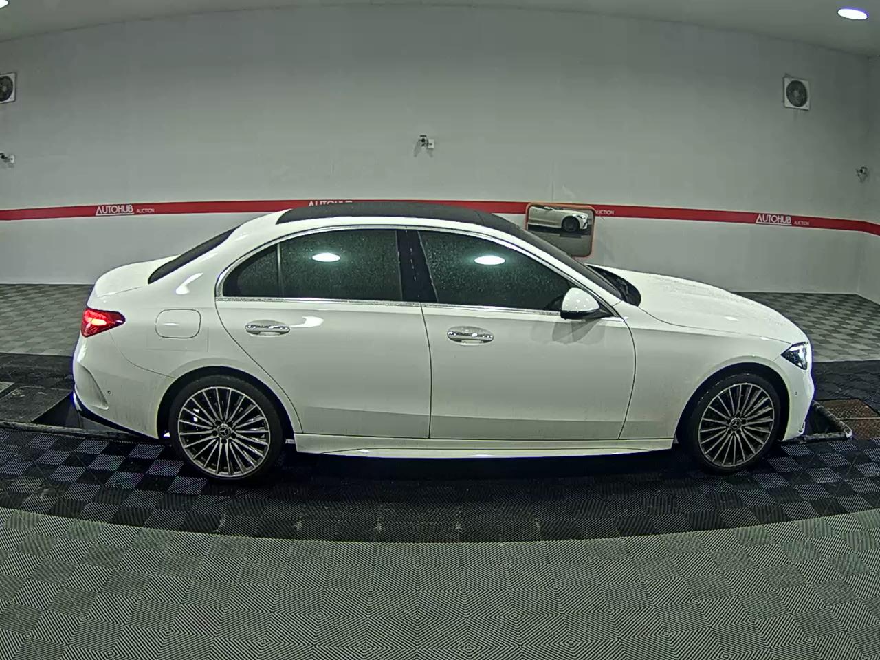 Mercedes-Benz C-Class 2022 - Image 3