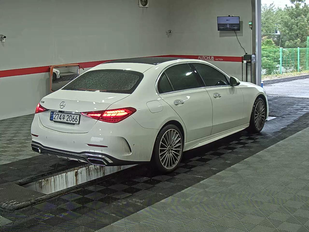 Mercedes-Benz C-Class 2022 - Image 4