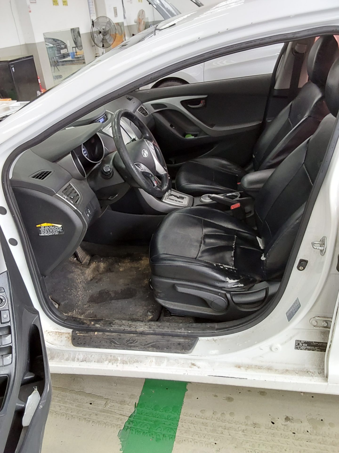 Hyundai Elantra 2011 - Image 9