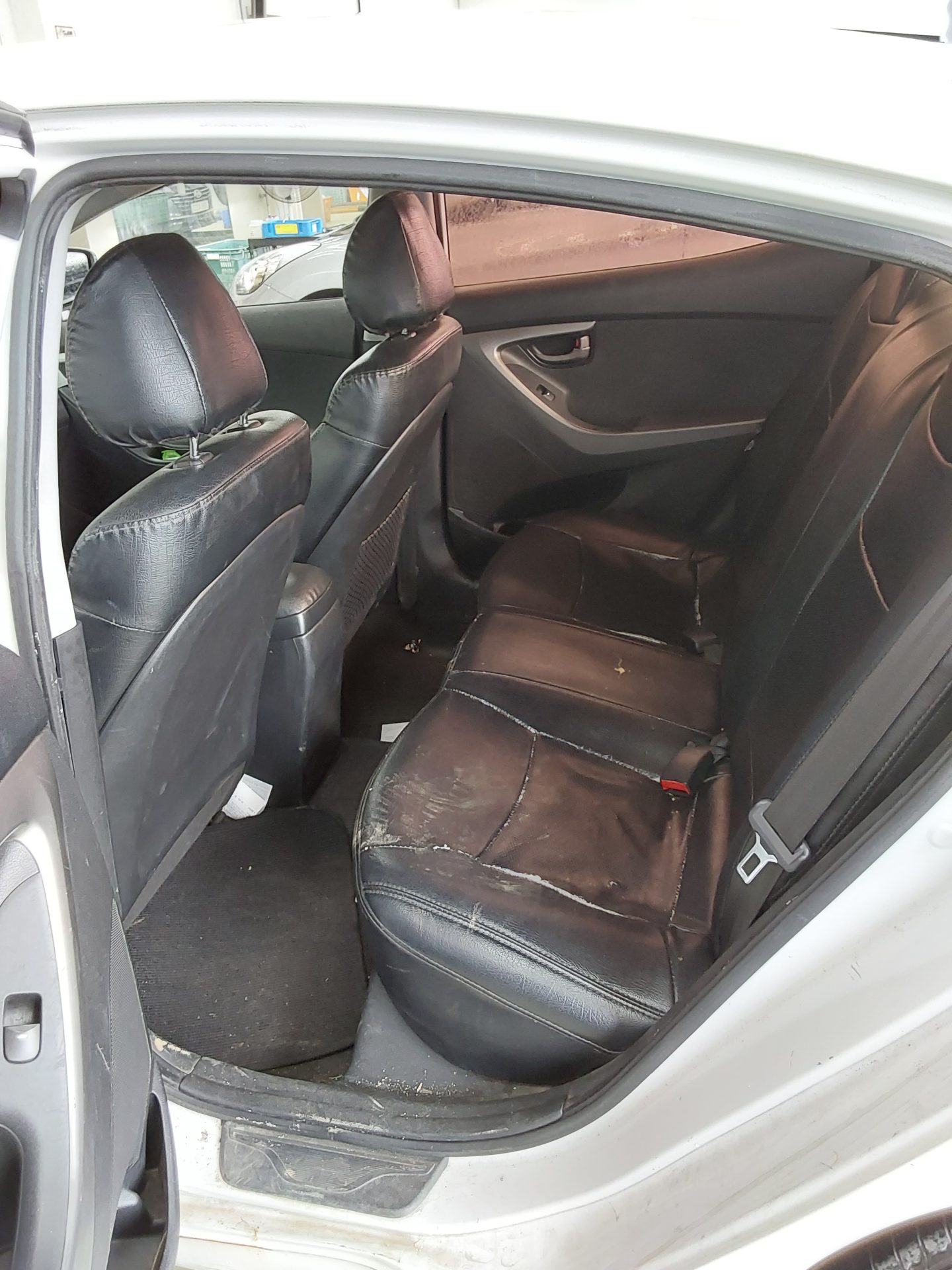 Hyundai Elantra 2011 - Image 11