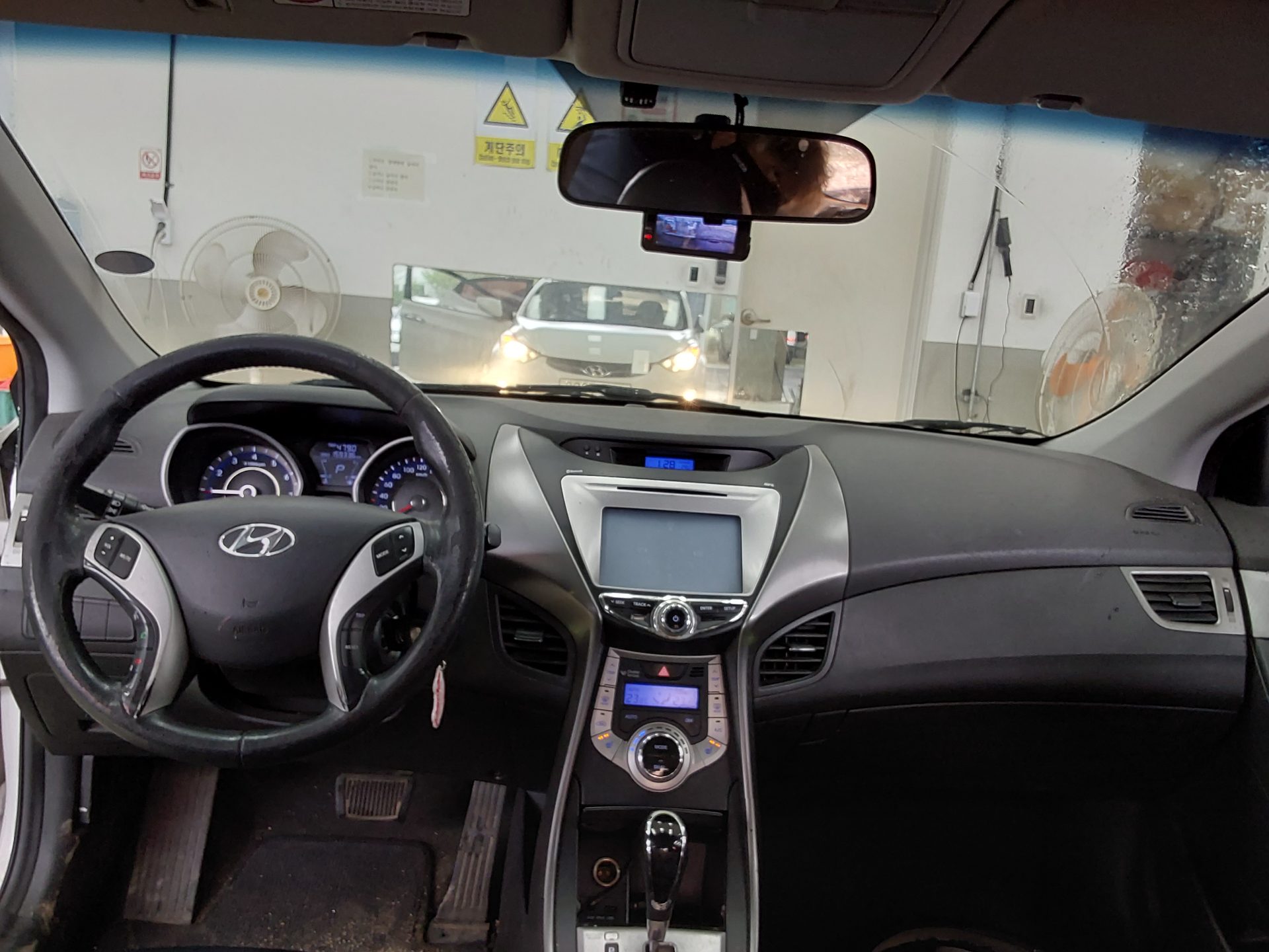 Hyundai Elantra 2011 - Image 10