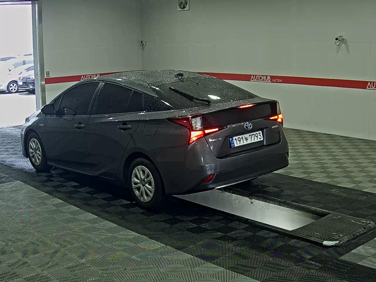 Toyota Prius - 5