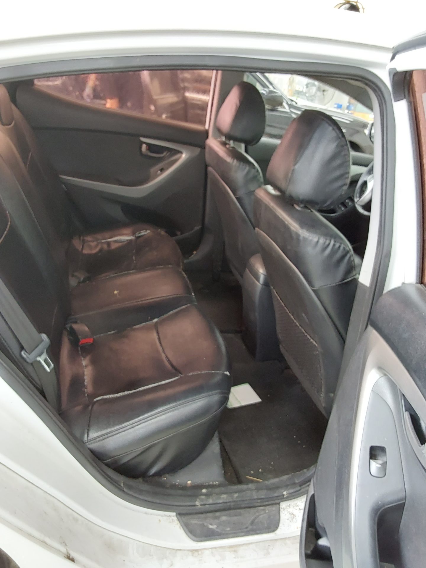 Hyundai Elantra 2011 - Image 12