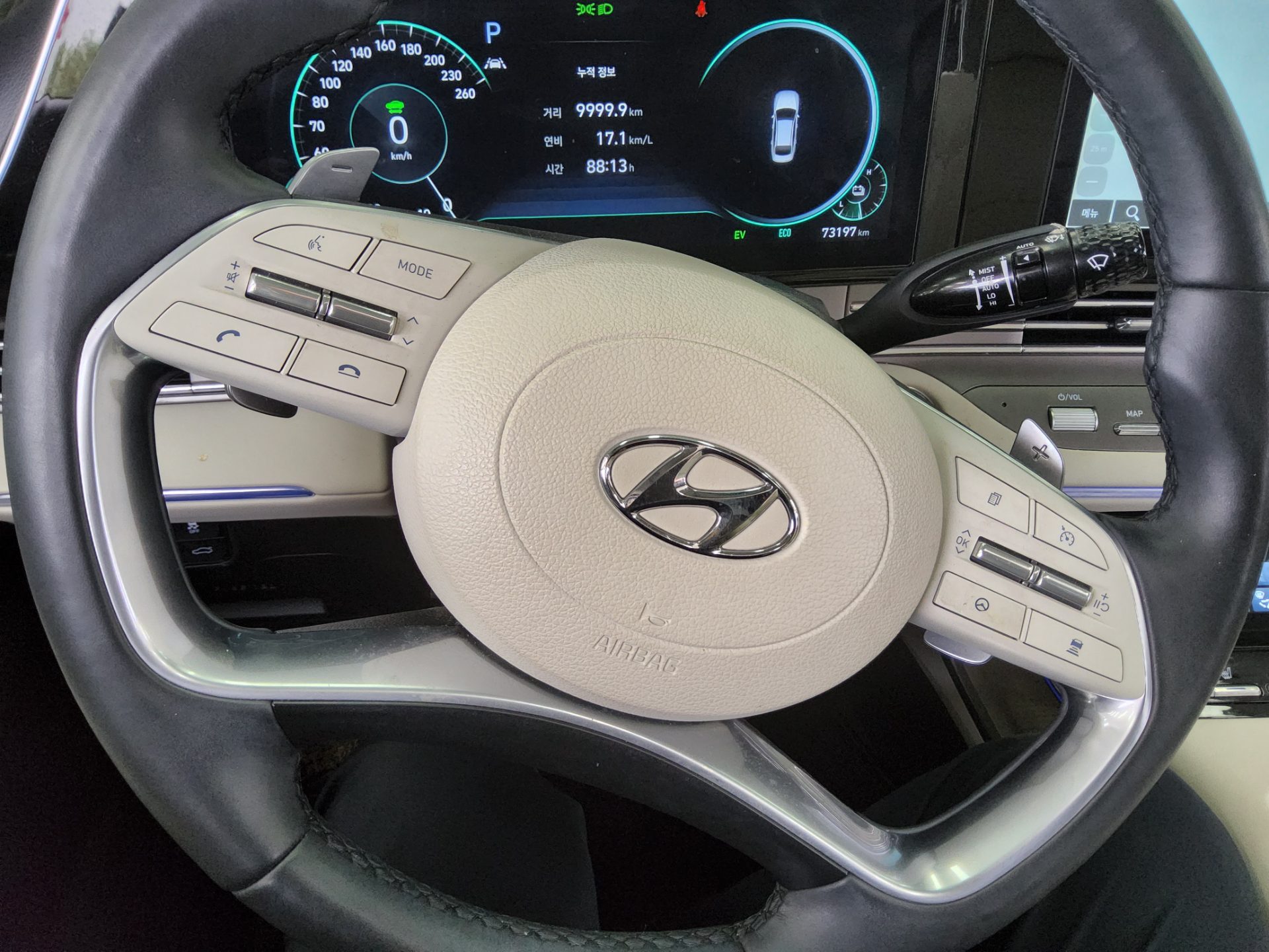 Hyundai Grandeur 2023 - Image 16