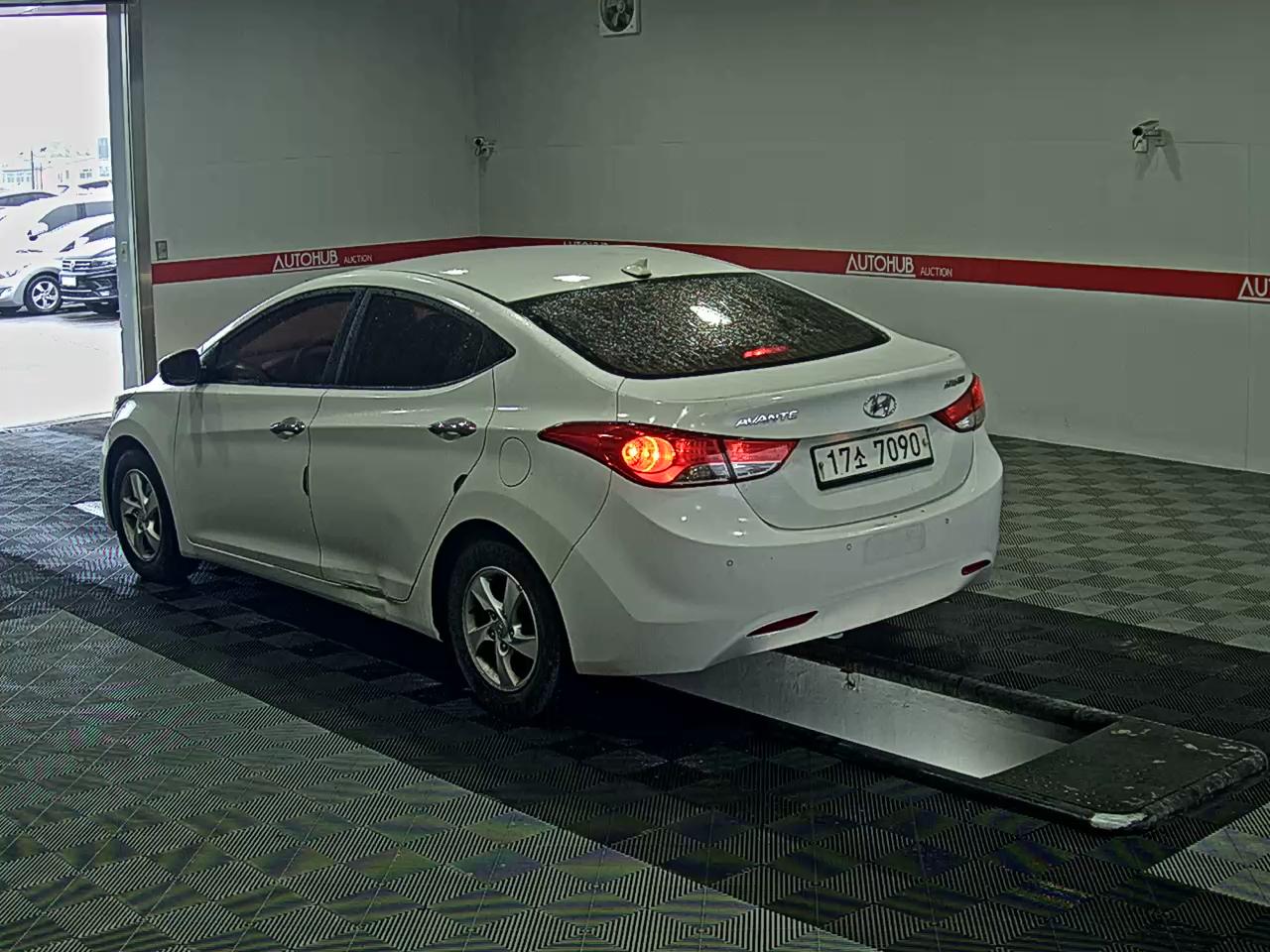 Hyundai Elantra 2011 - Image 5