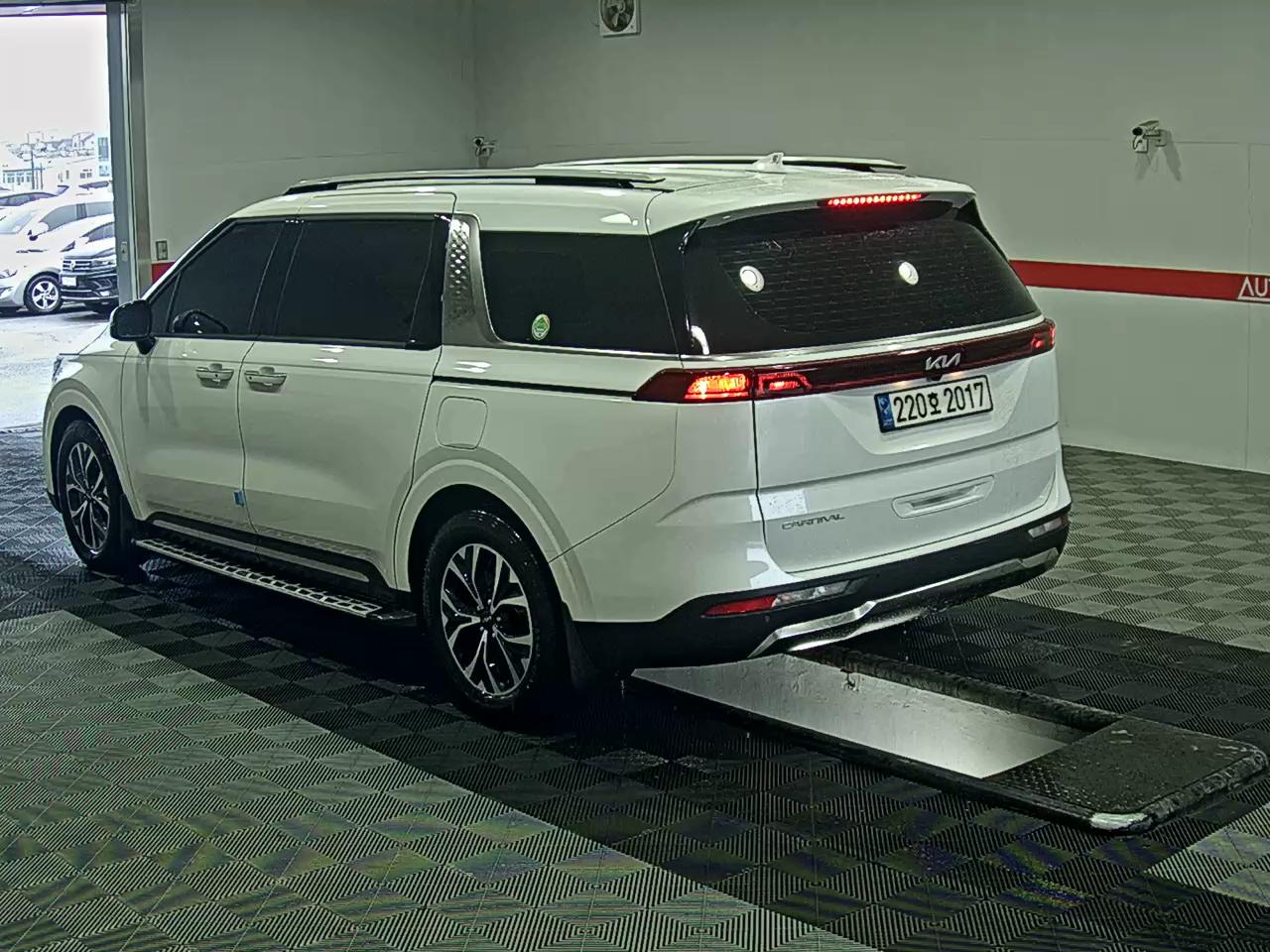 Kia Carnival 2023 - Image 5