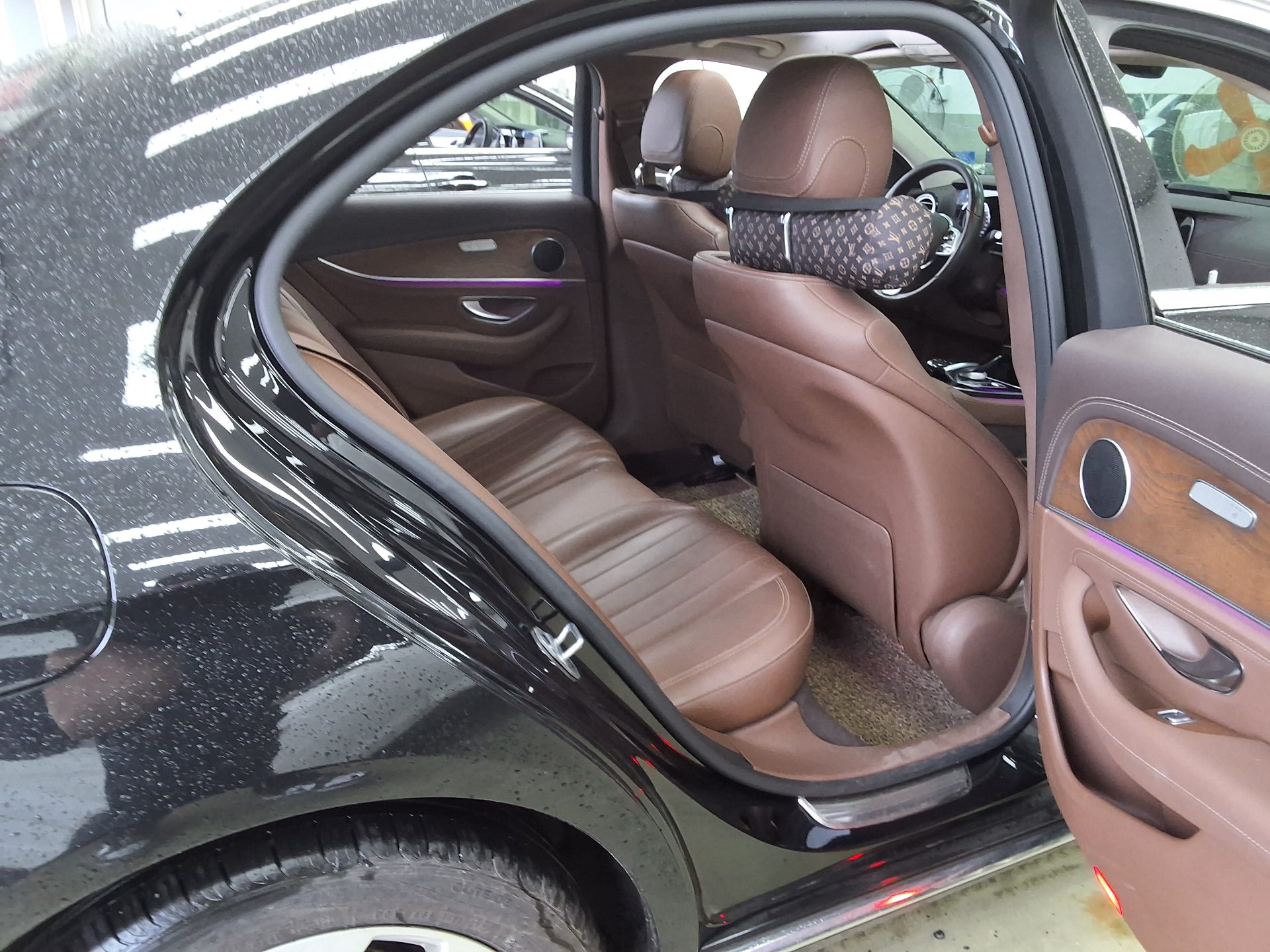 Mercedes-Benz E-Class 2019 - Image 12