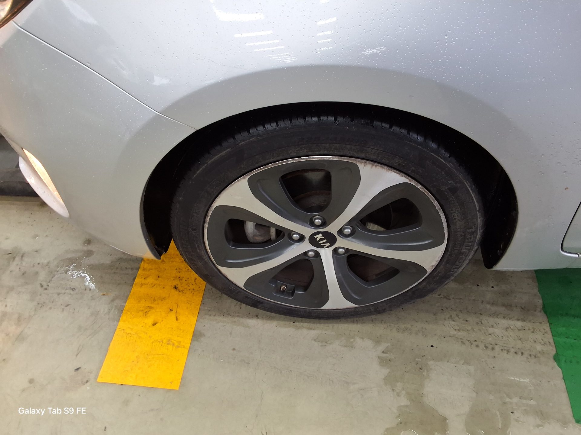 كيا كارينز 2016 - صورة 21