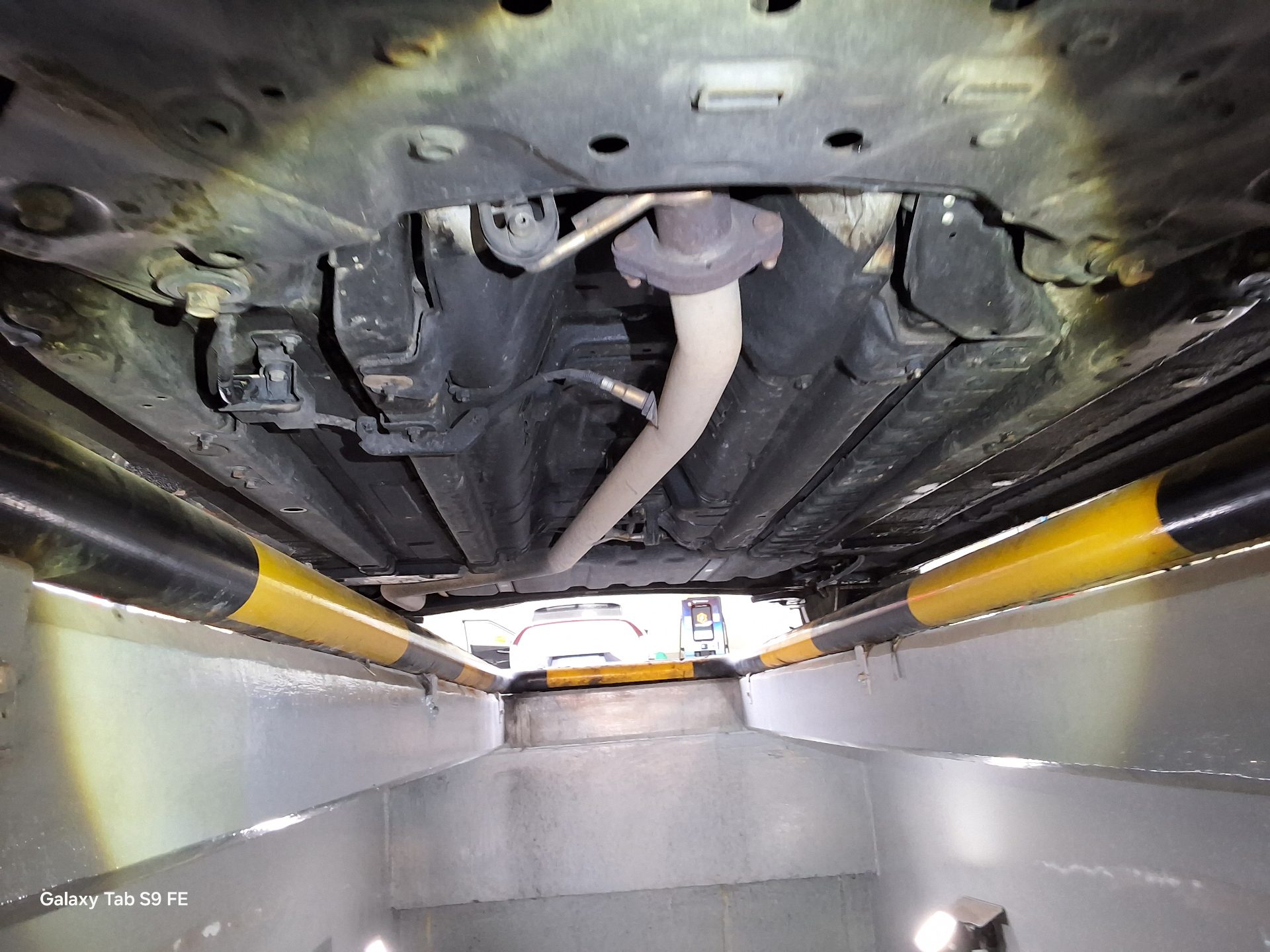 كيا كارينز 2016 - صورة 20