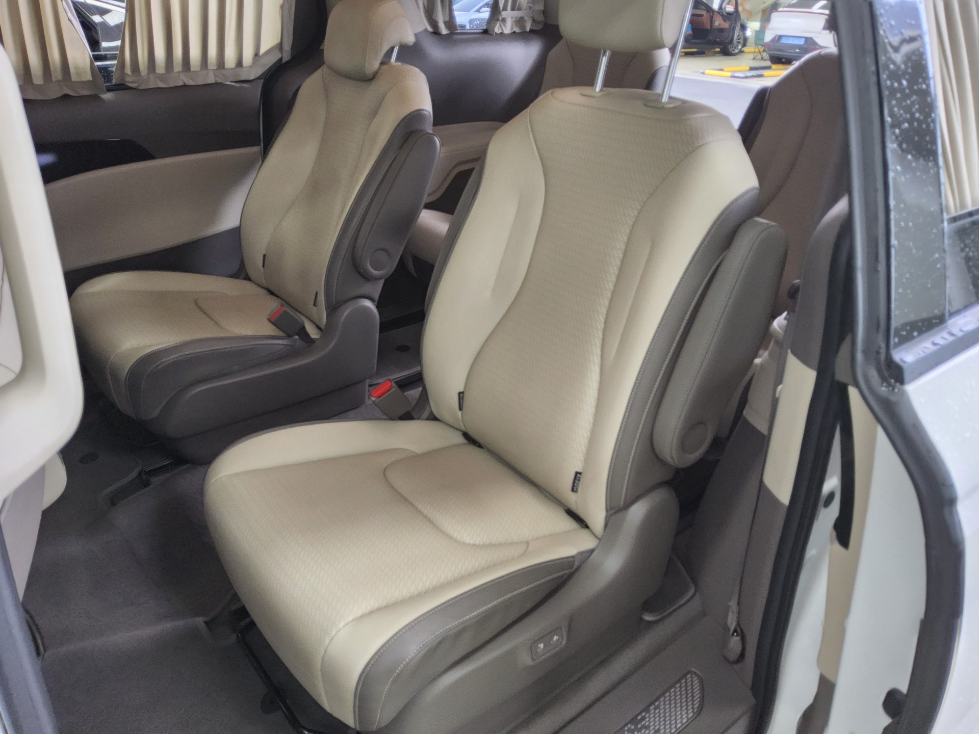 كيا كارنيفال 2022 - صورة 11