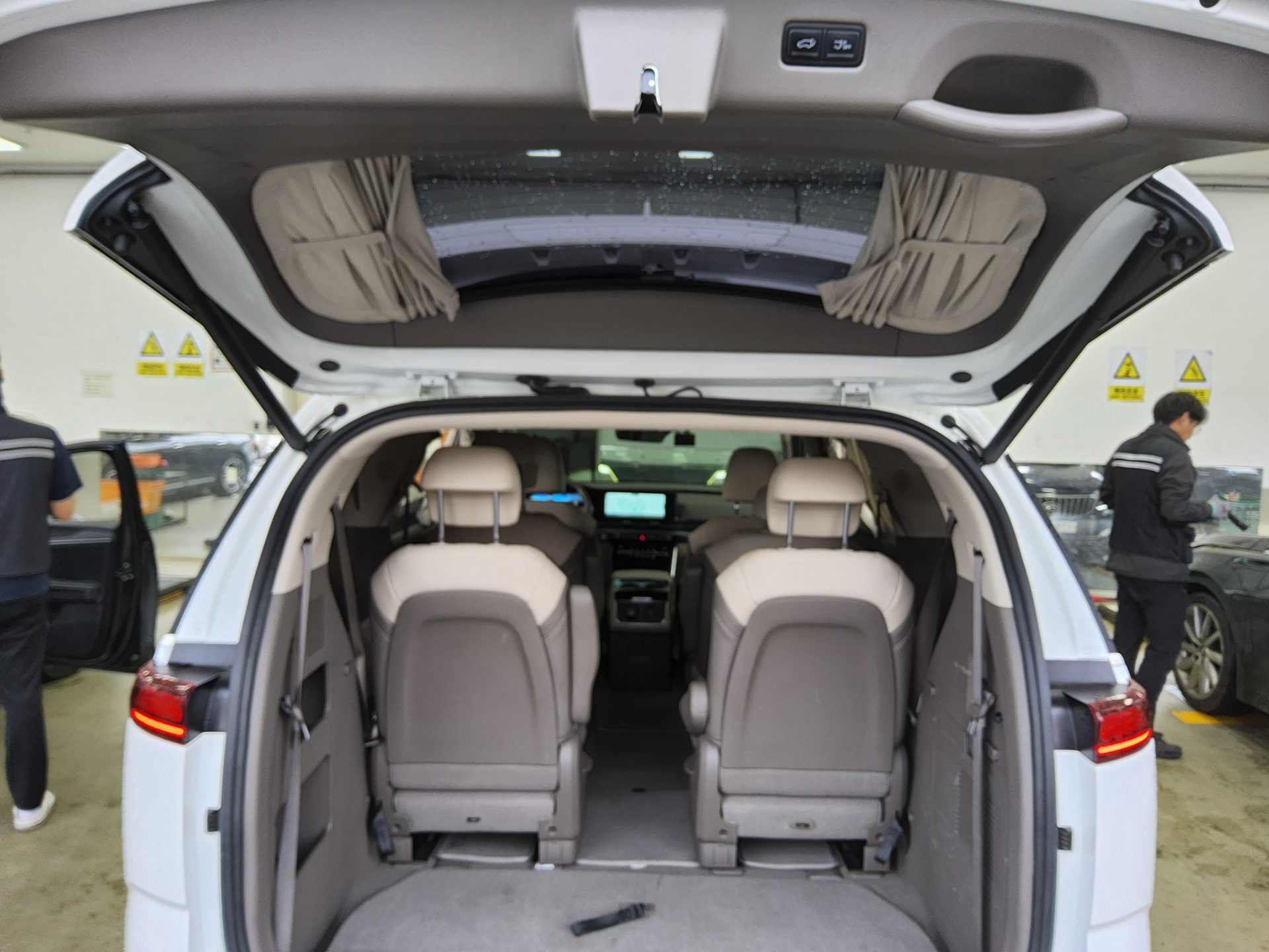 كيا كارنيفال 2022 - صورة 14