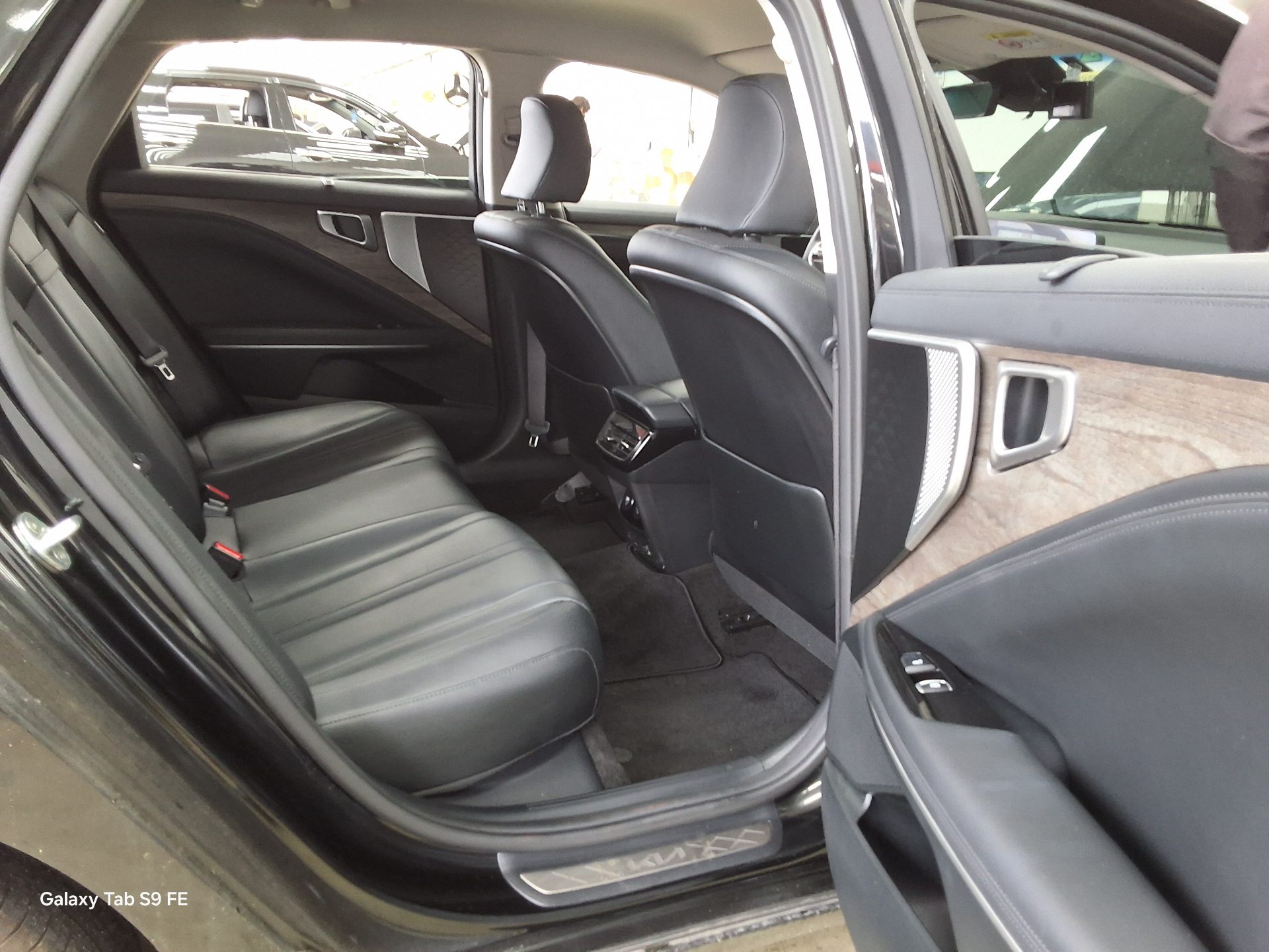 كيا K8 2022 - صورة 12