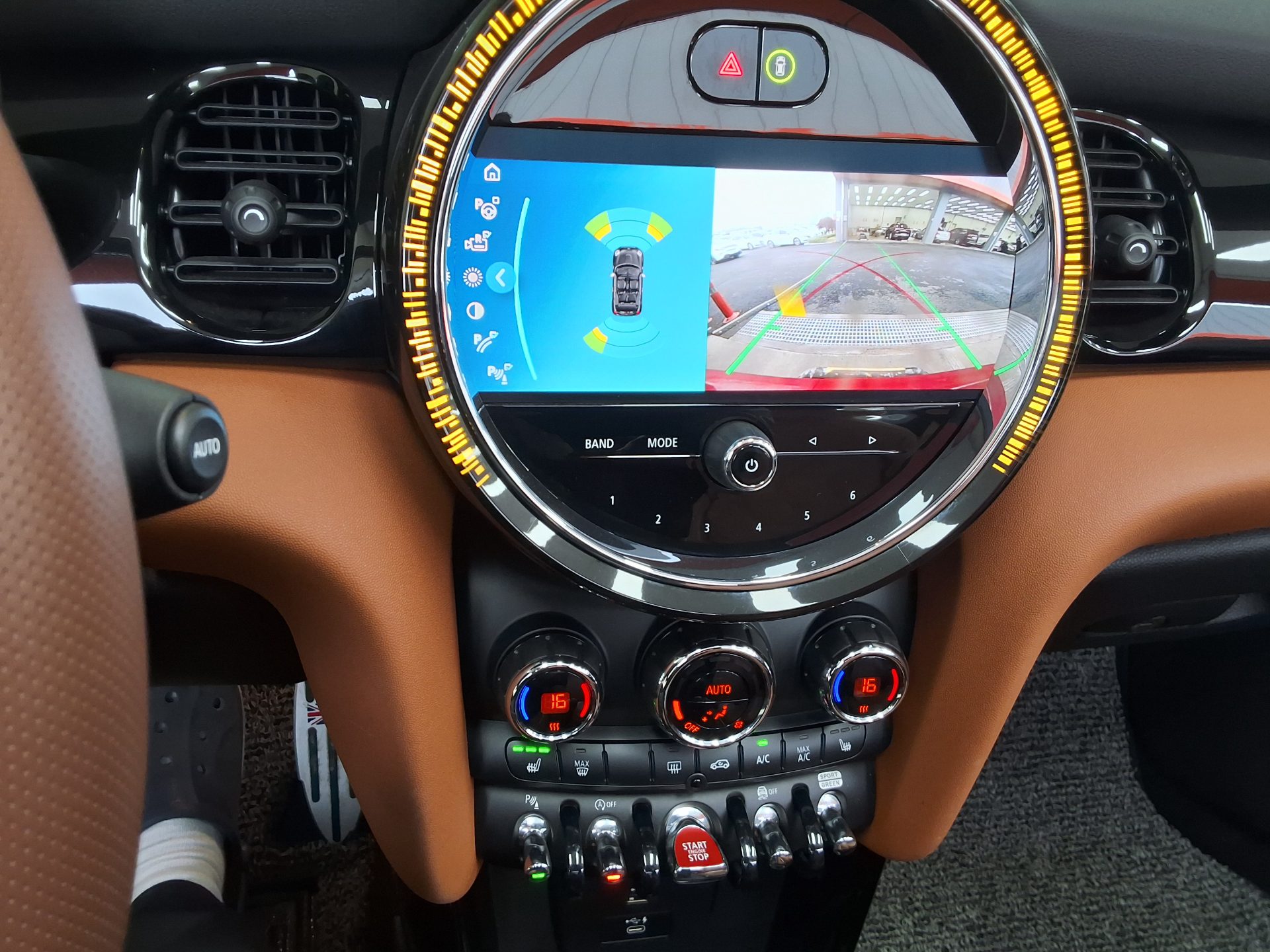 BMW MINI 2022 - Image 15