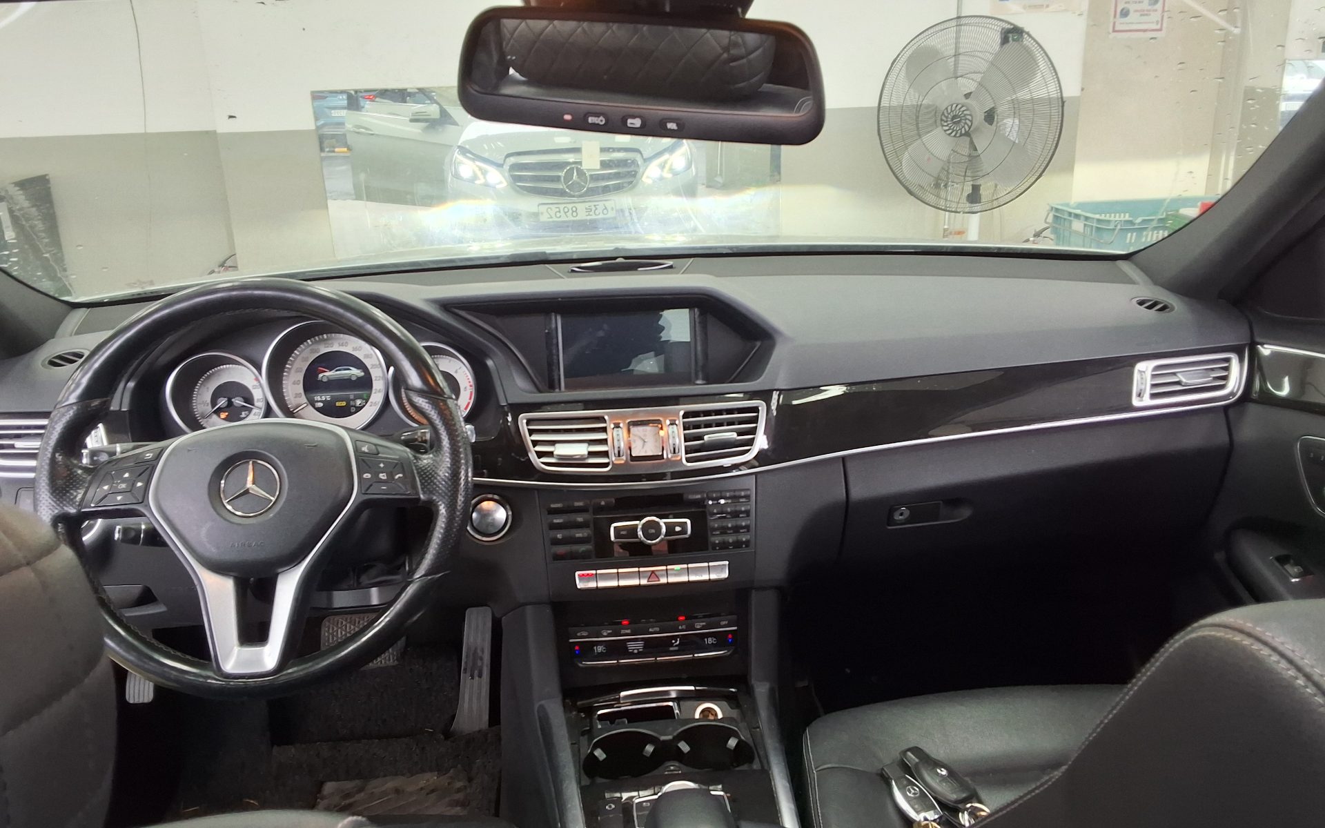 Mercedes-Benz E-Class 2014 - Image 10