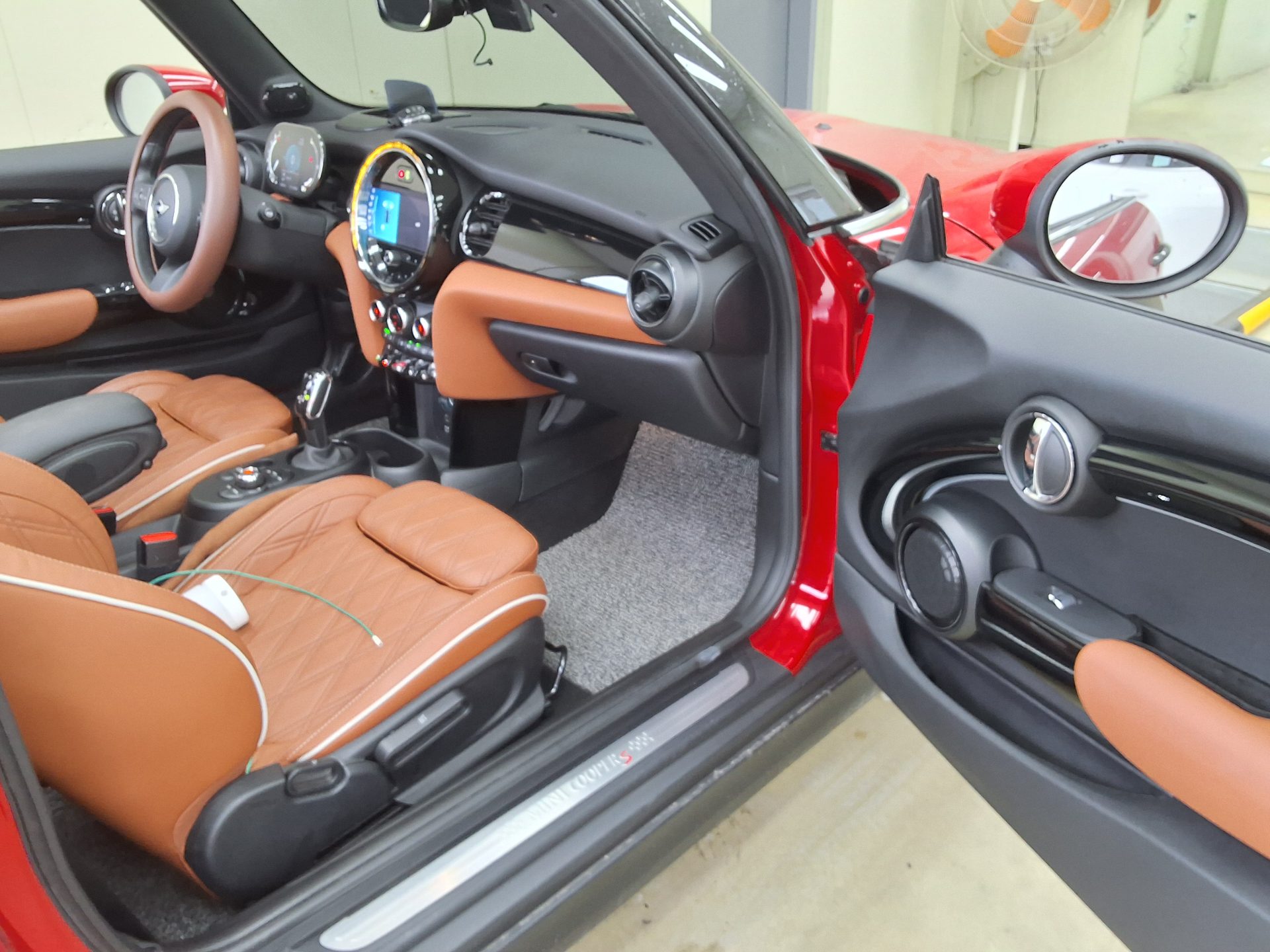 BMW MINI 2022 - Image 11