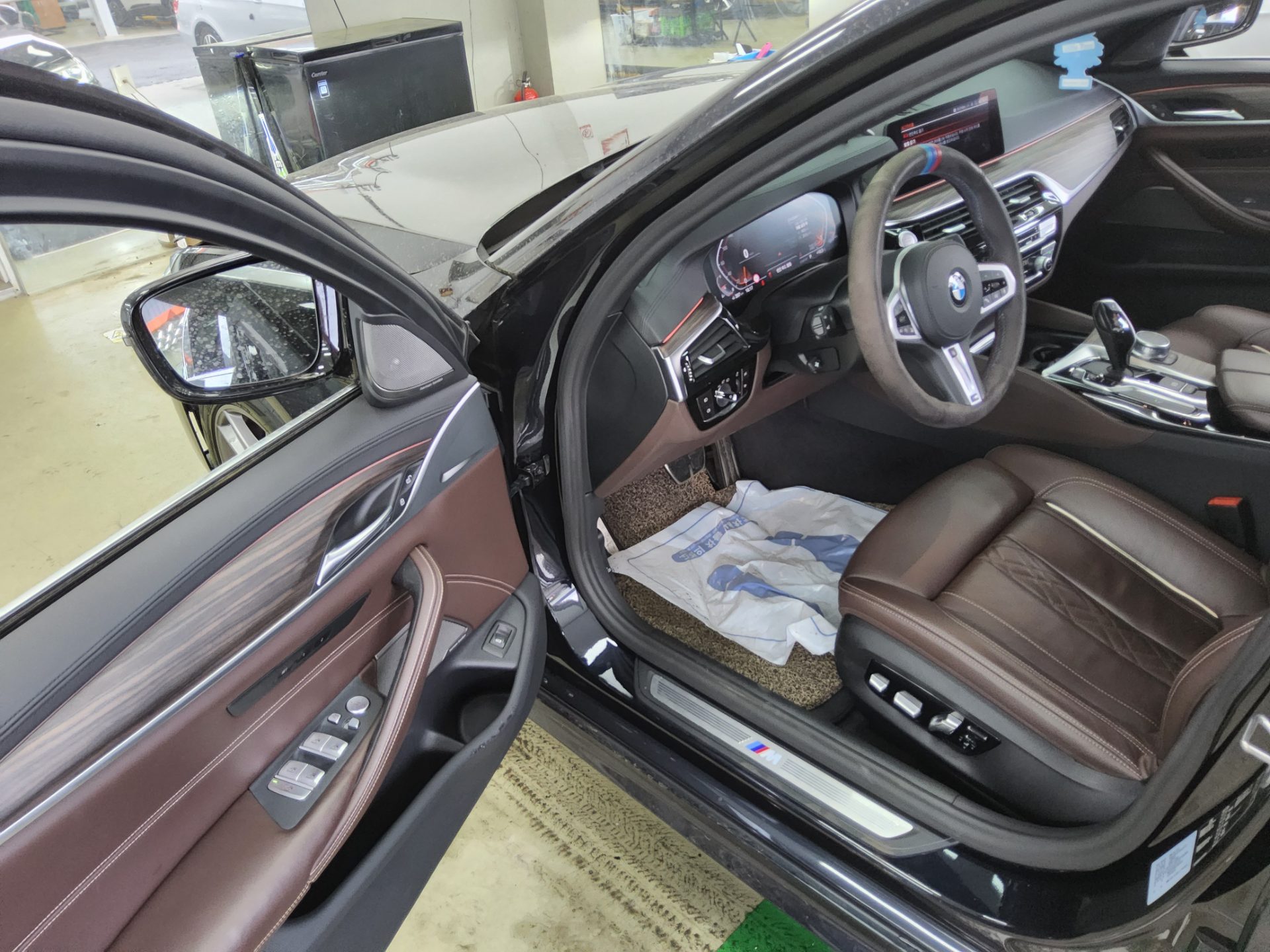 BMW 5 Series 2020 - Image 9