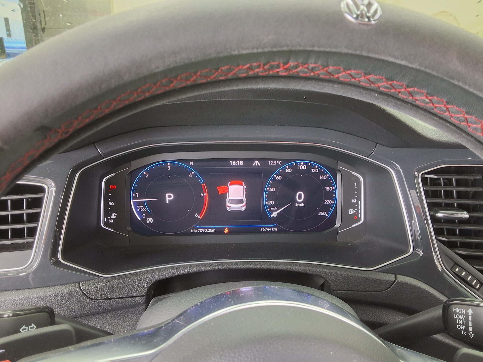 فولكس فاجن تي-روك 2021 - صورة 8