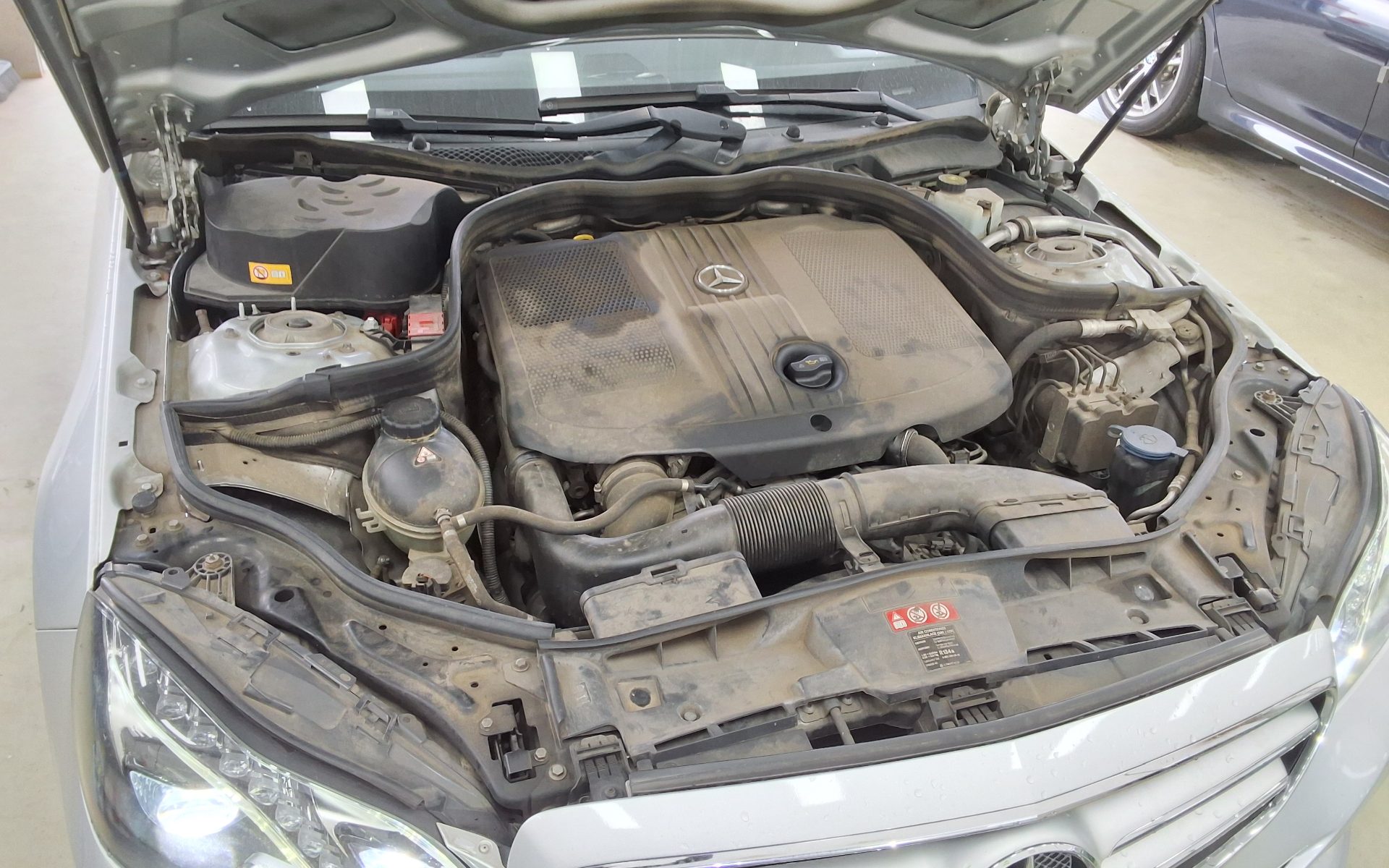 Mercedes-Benz E-Class 2014 - Image 19