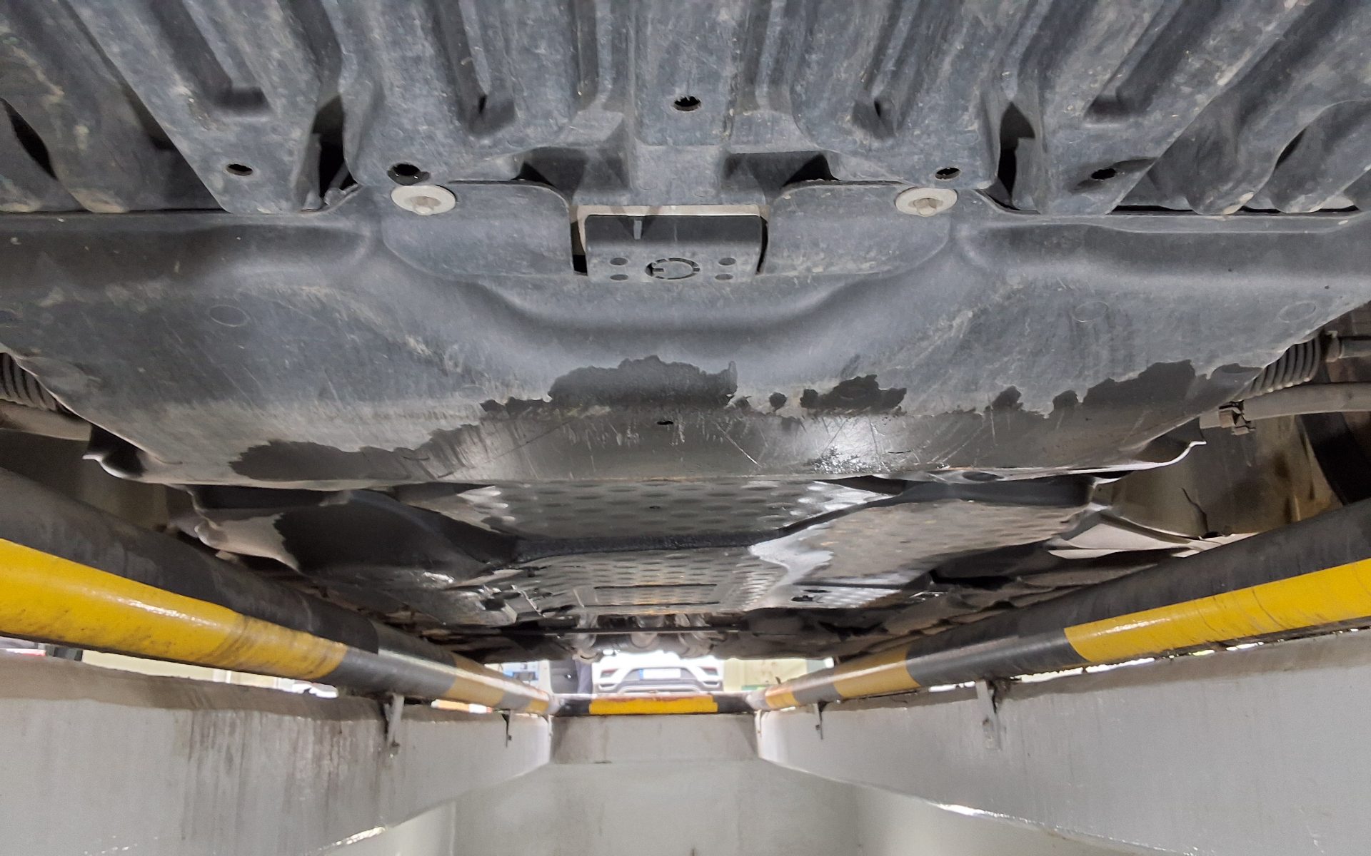 Mercedes-Benz E-Class 2014 - Image 21