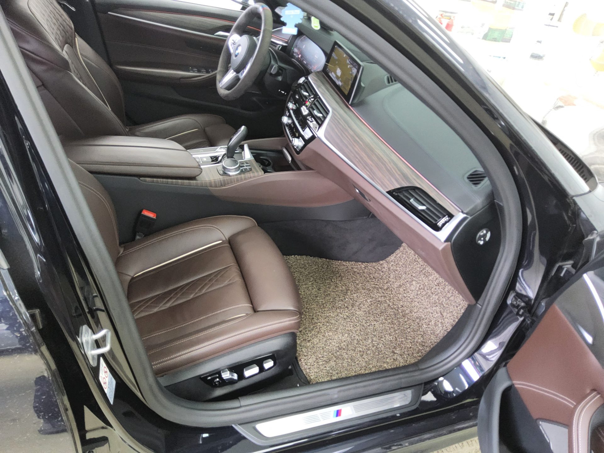 BMW 5 Series 2020 - Image 13