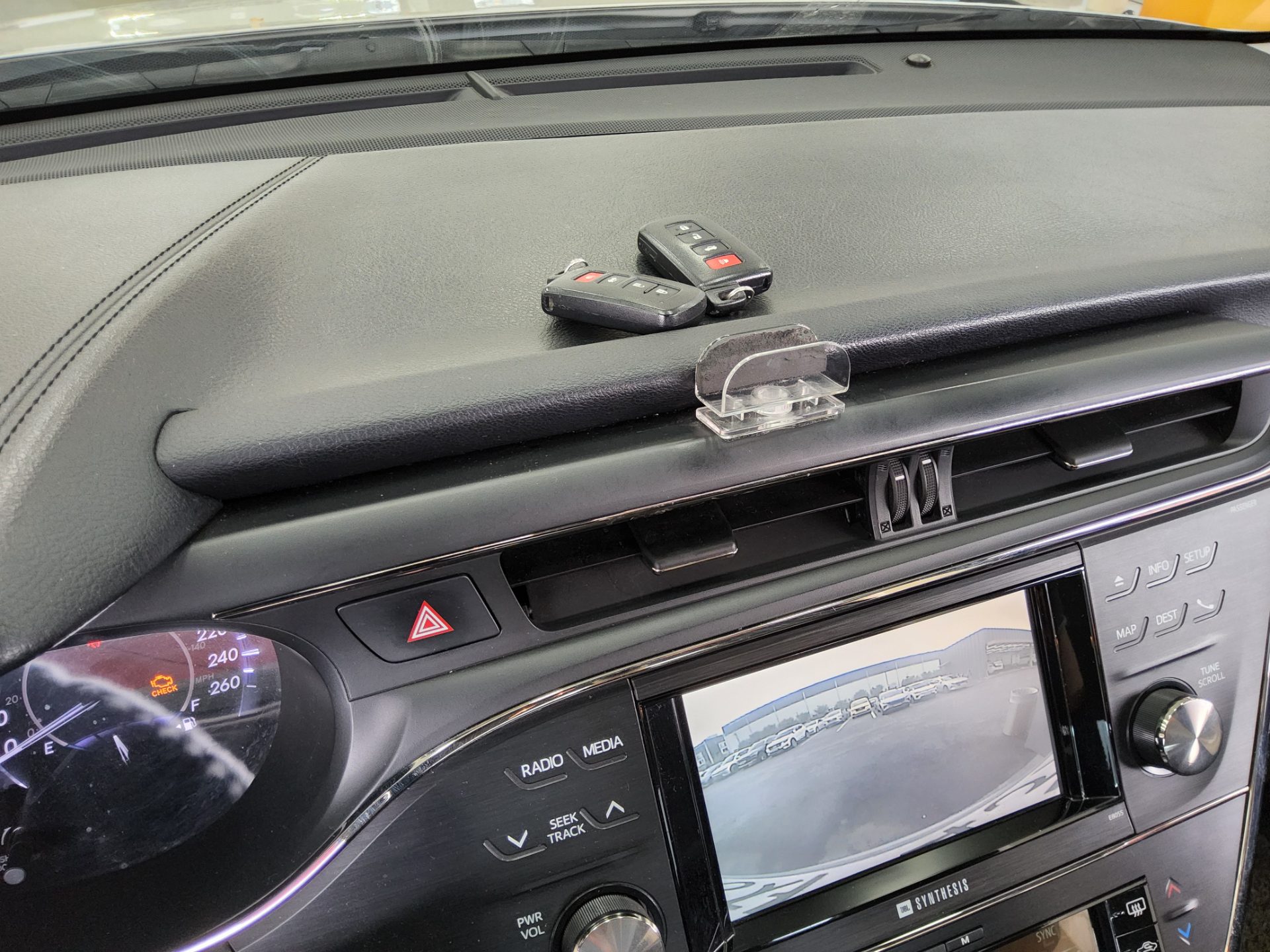 Toyota Avalon - 16