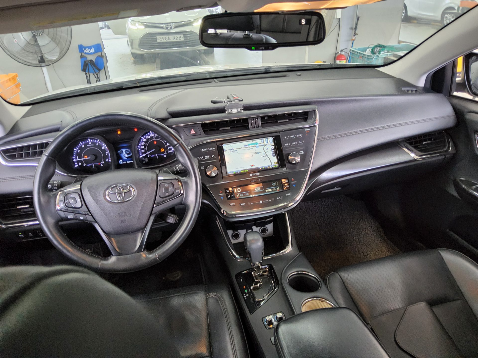 Toyota Avalon - 10