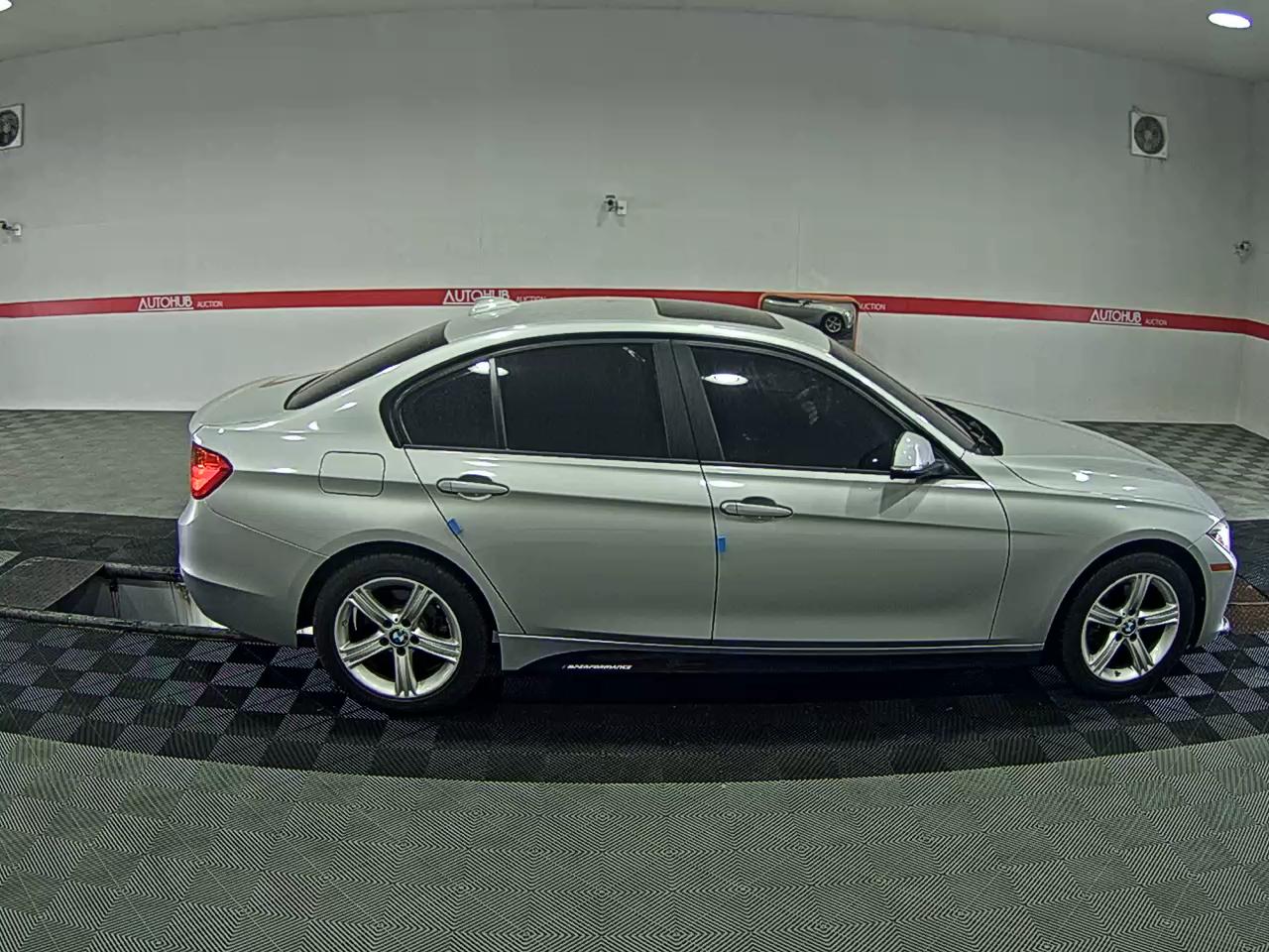 BMW 3 Series 2015 - Image 3